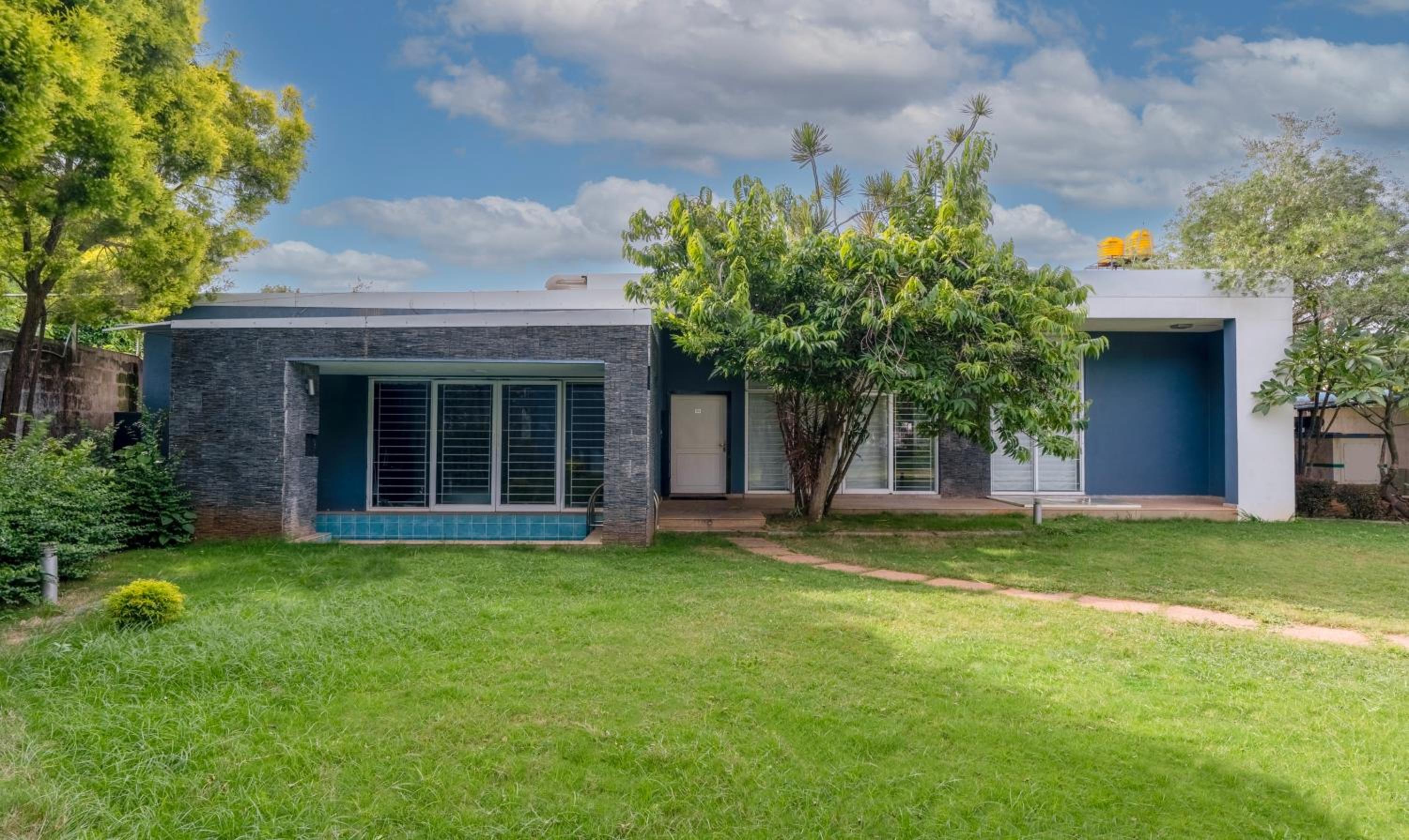 Treebo Midvalley Residence