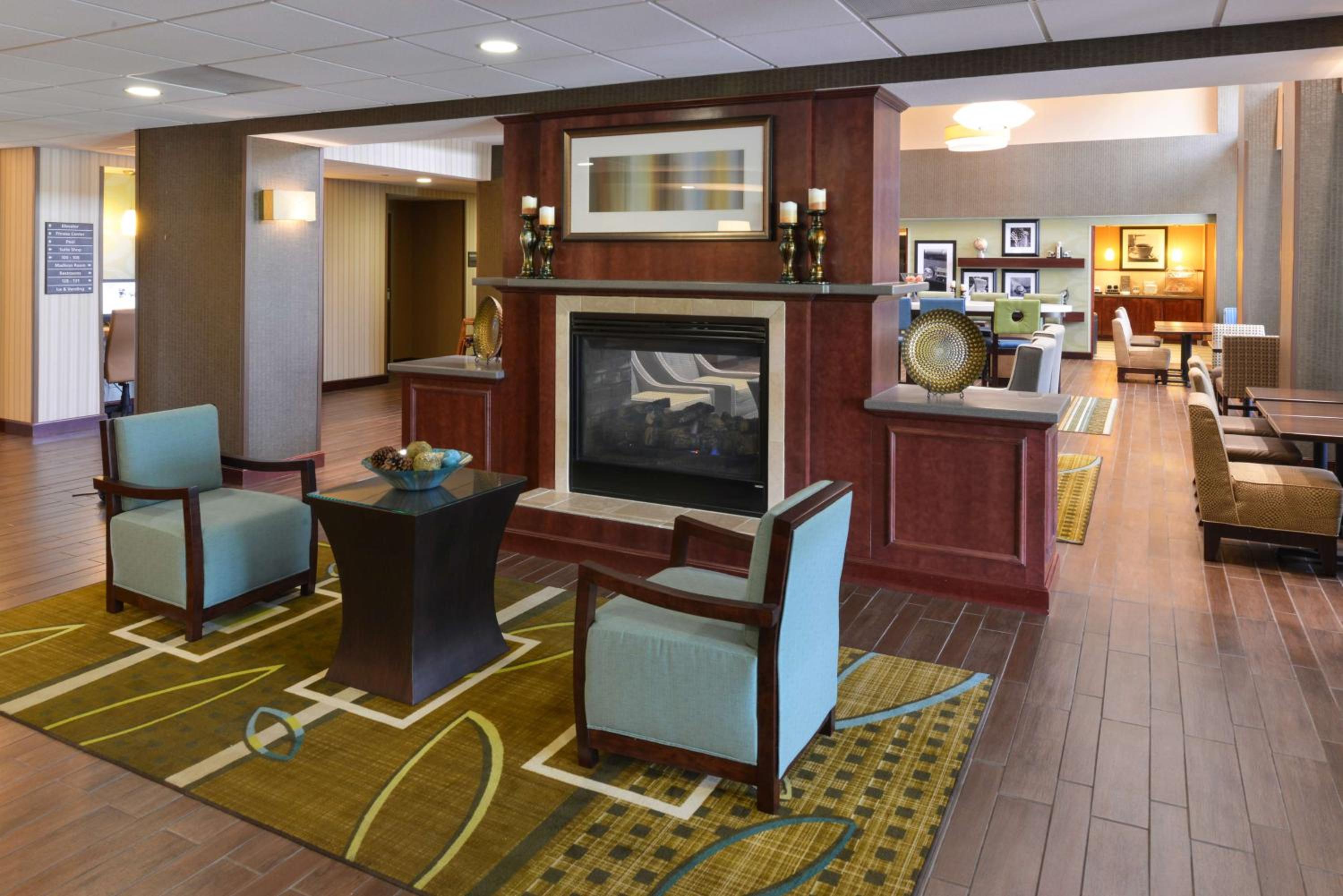 Hampton Inn Suites St. Louis - Edwardsville - Property Image 40