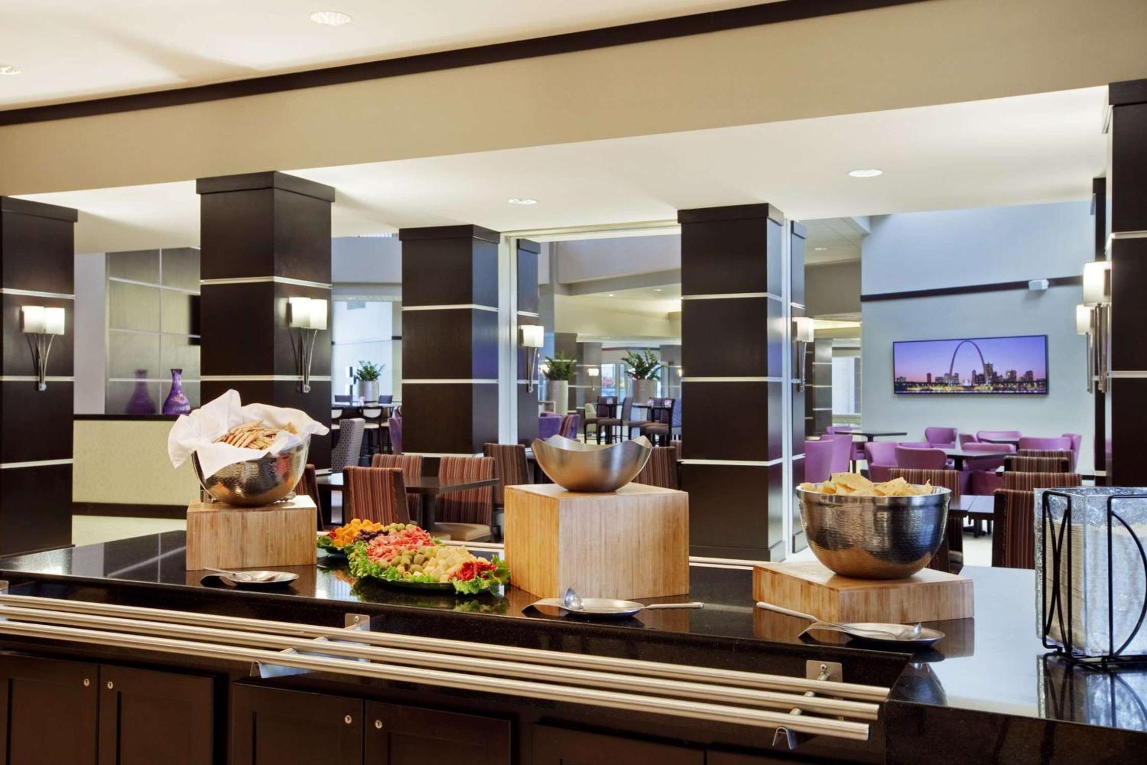 Embassy Suites by Hilton St Louis Airport - Property Image 15