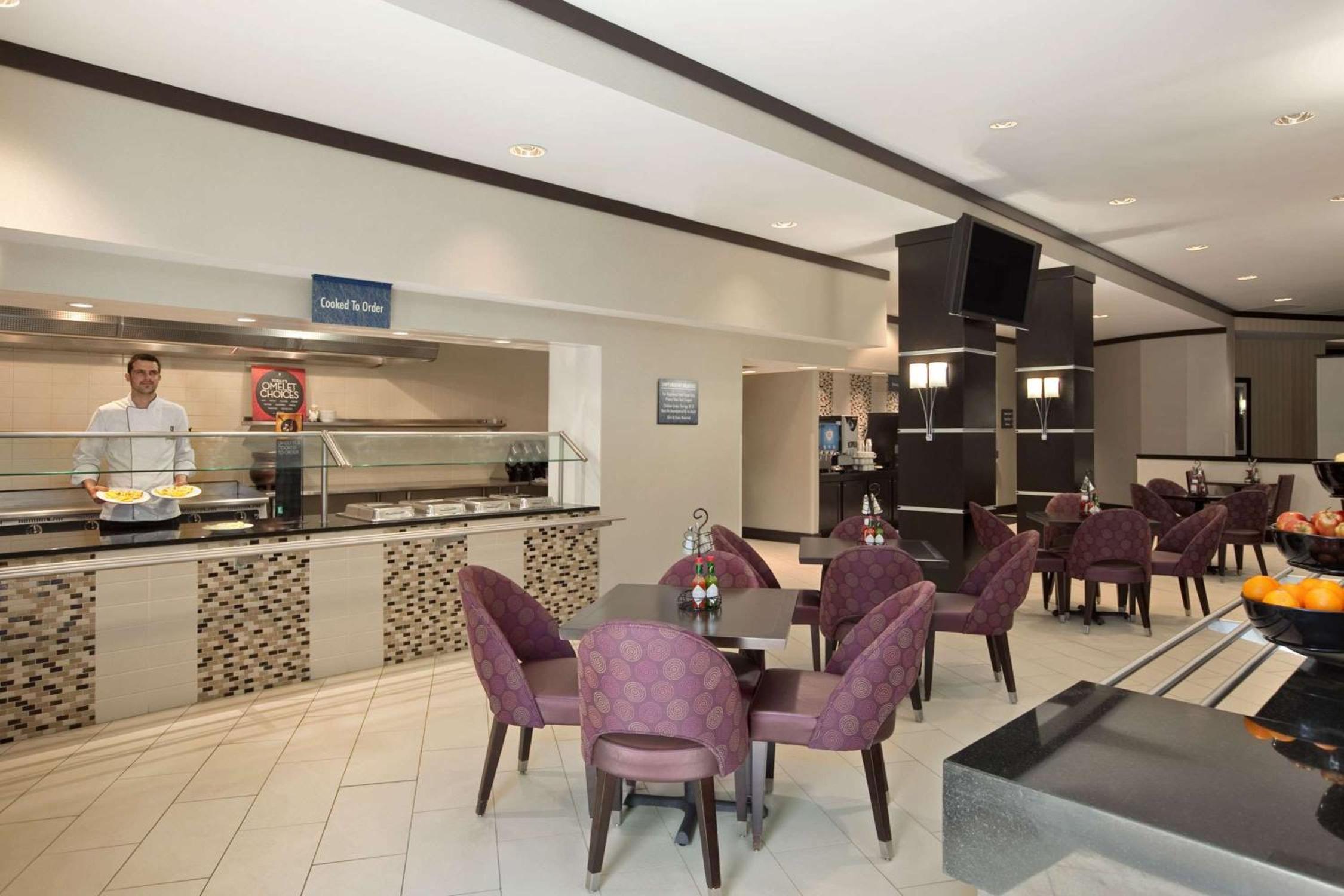 Embassy Suites by Hilton St Louis Airport - Property Image 14