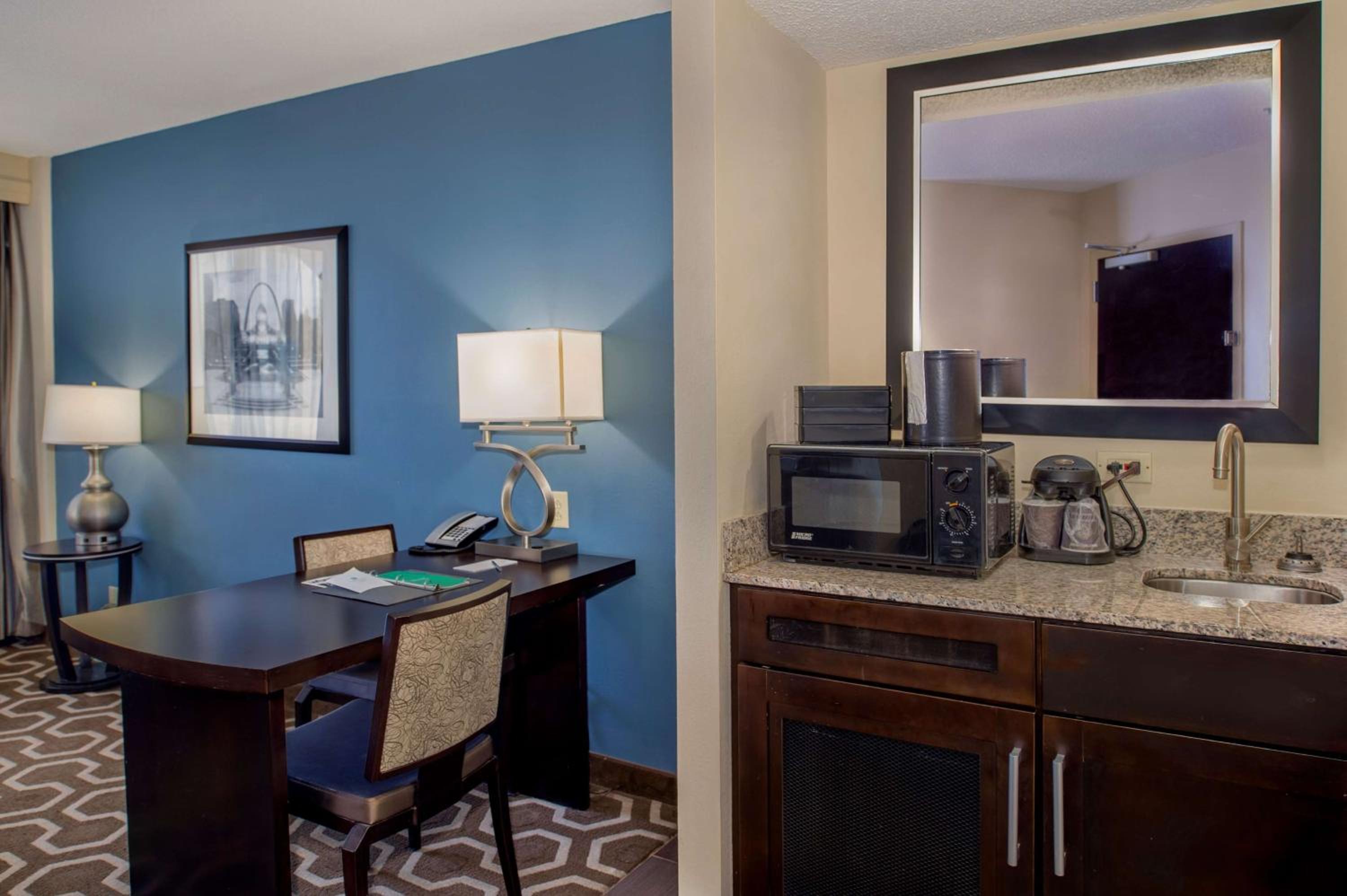 Embassy Suites by Hilton St Louis Airport - Property Image 30