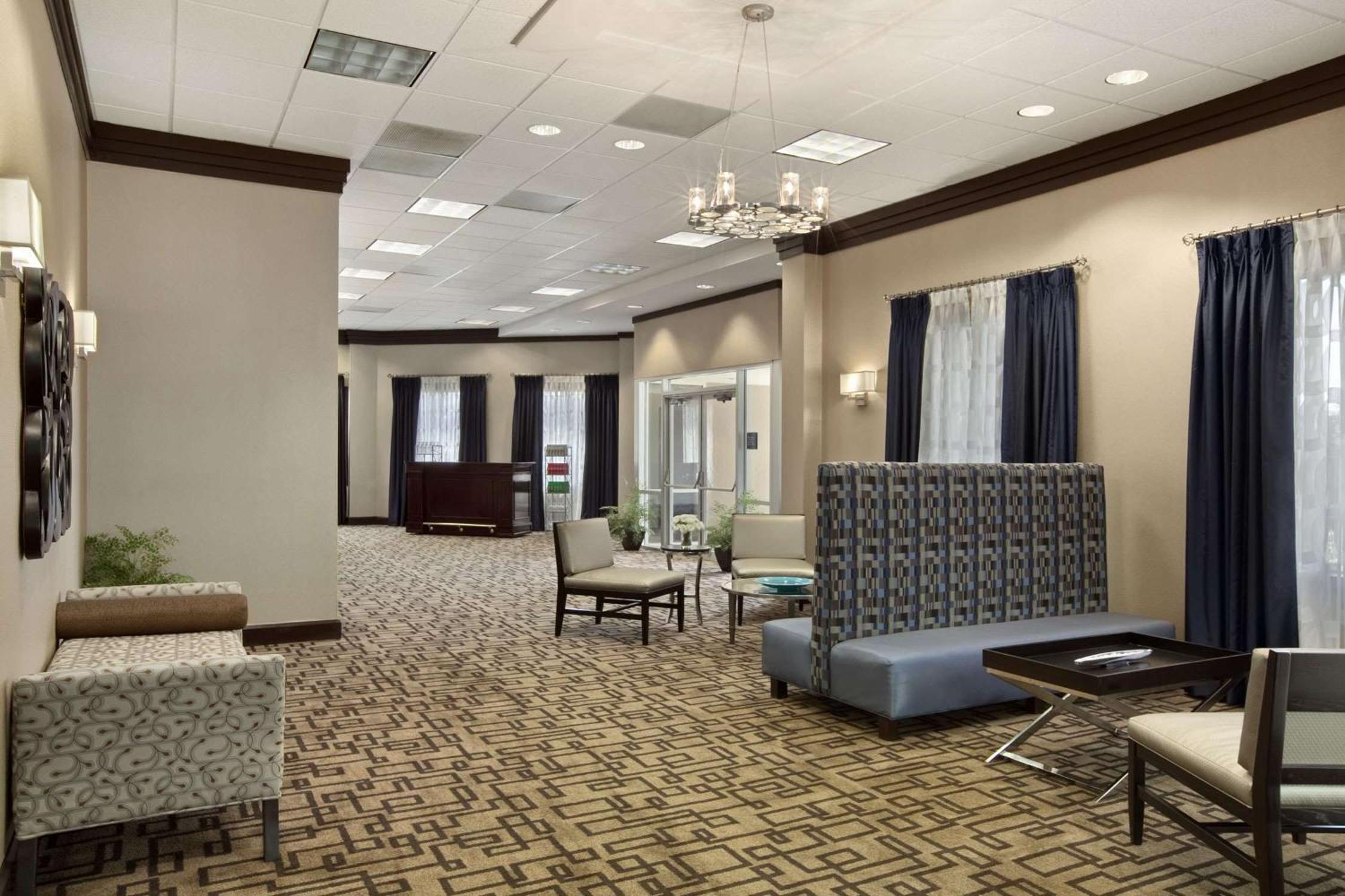Embassy Suites by Hilton St Louis Airport - Property Image 9