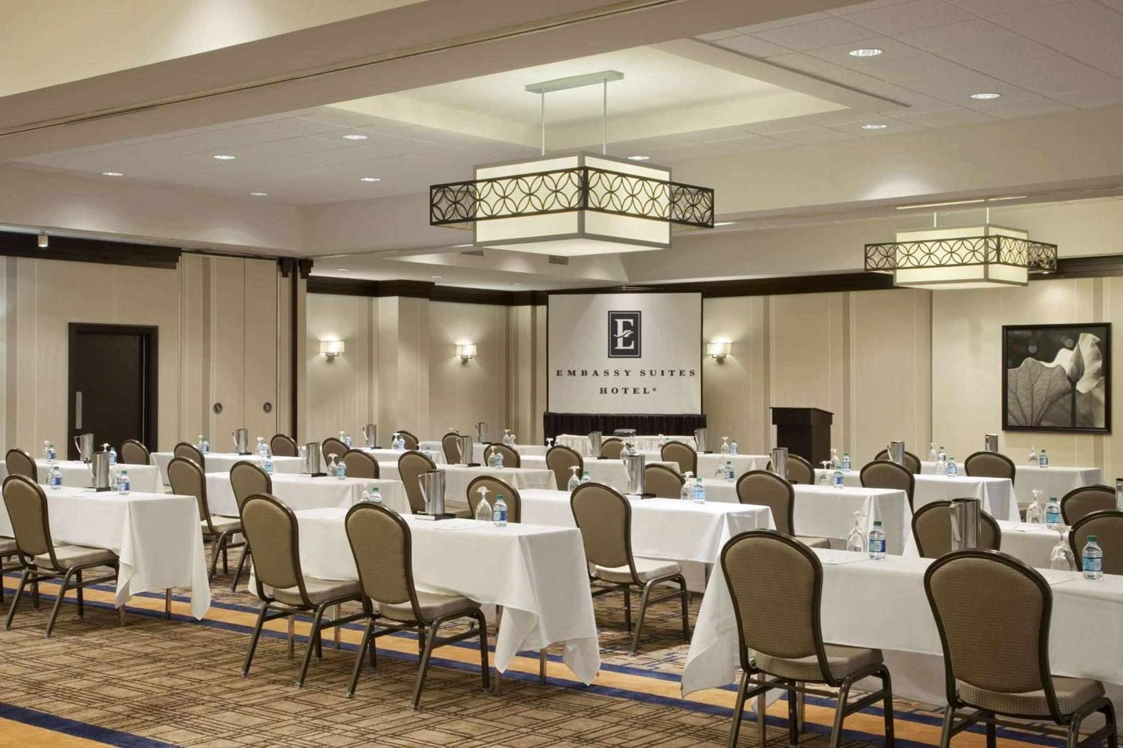 Embassy Suites by Hilton St Louis Airport - Property Image 8