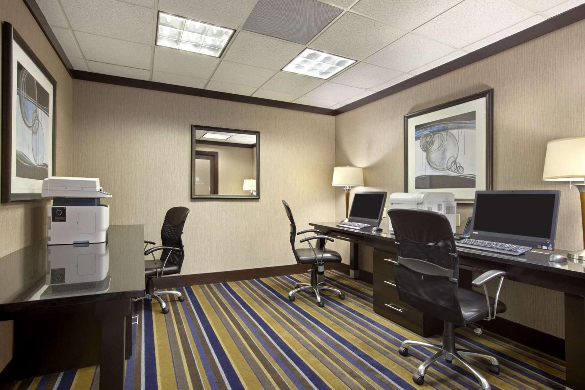 Embassy Suites by Hilton St Louis Airport - Property Image 3