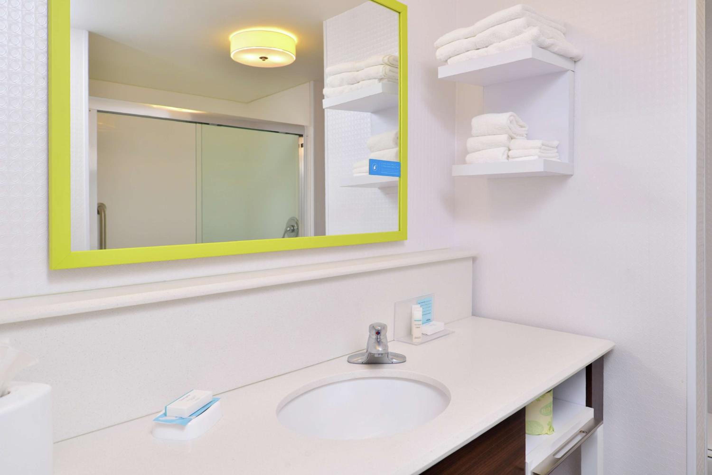 Hampton Inn  Suites Saint Paul Oakdale Woodbury - Property Image 38