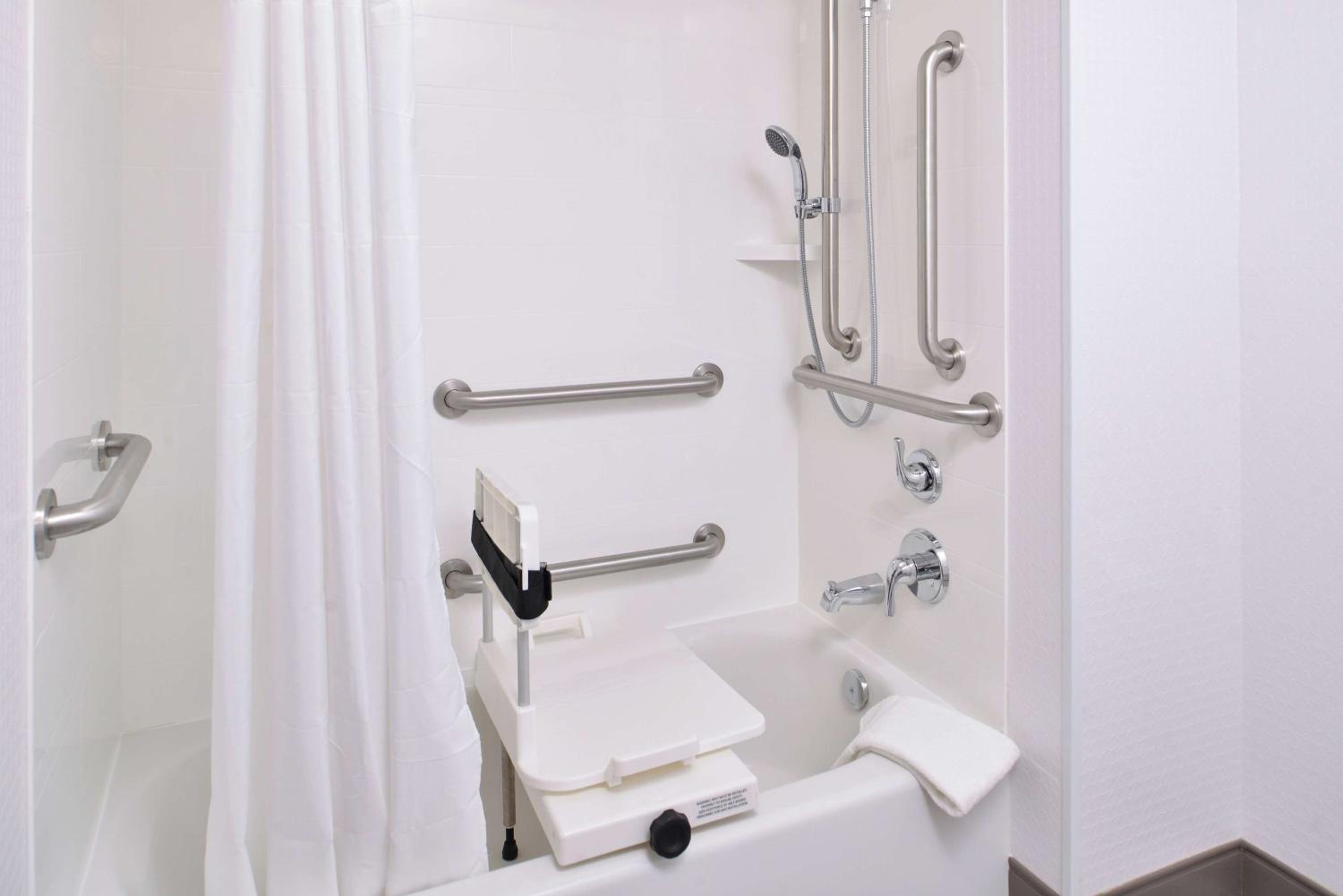 Hampton Inn  Suites Saint Paul Oakdale Woodbury - Property Image 9