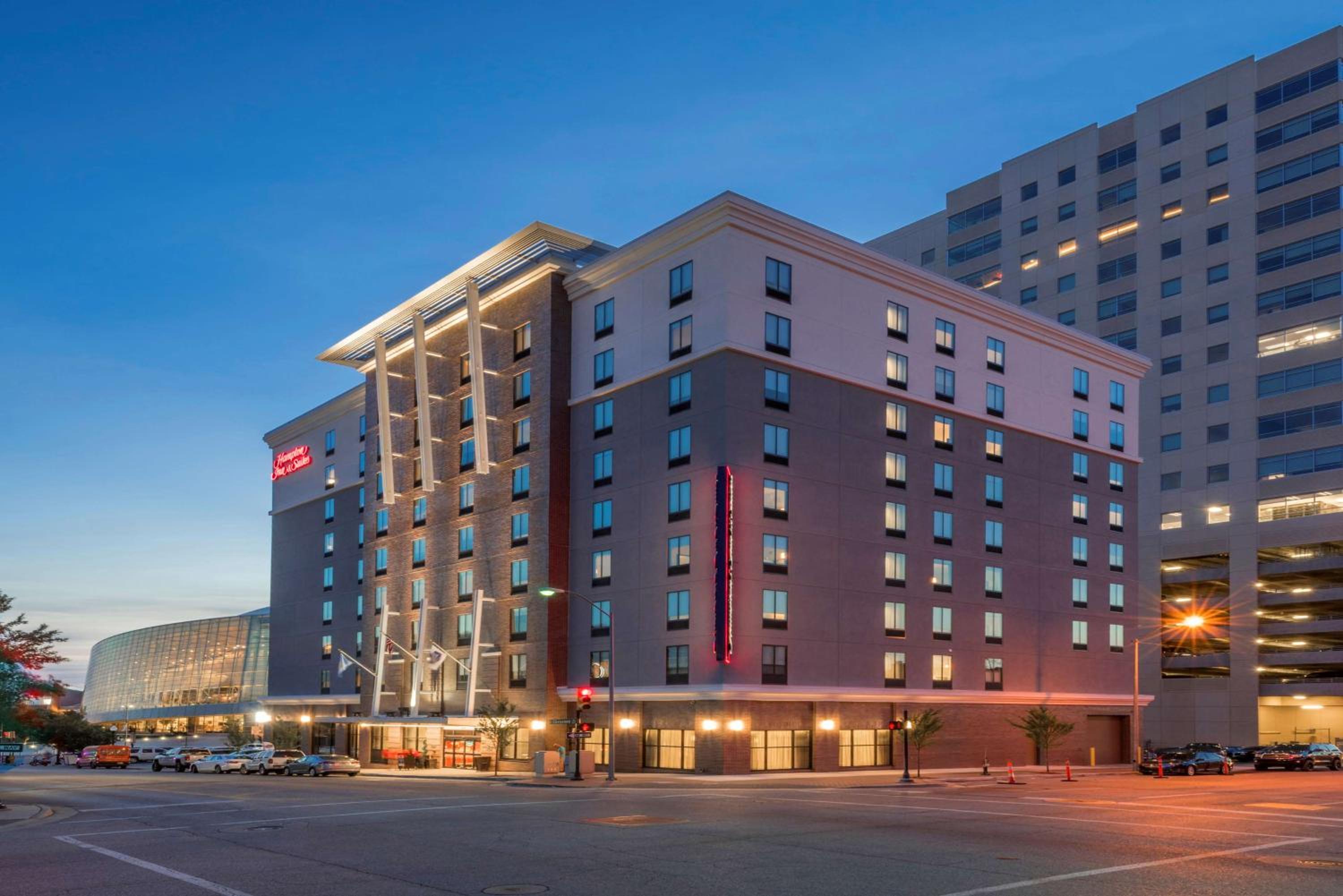 Hotel Hampton Inn & Suites Tulsa Downtown, Ok - Image 1