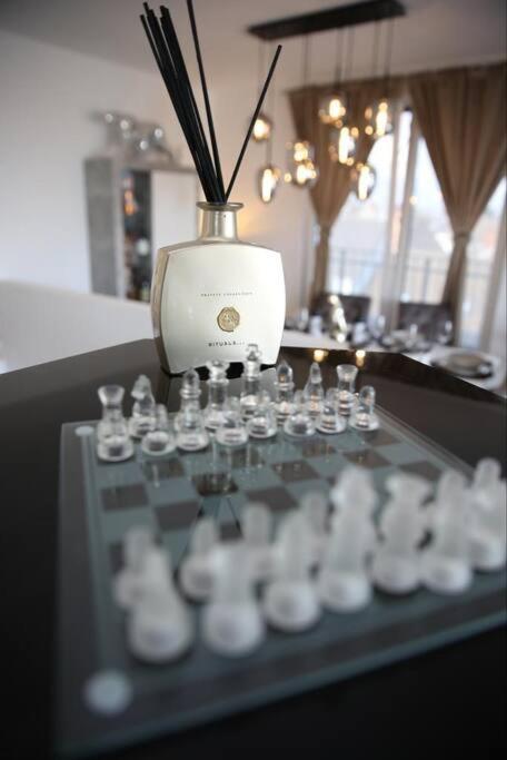 RoyalDeluxe Penthouse by Kevany