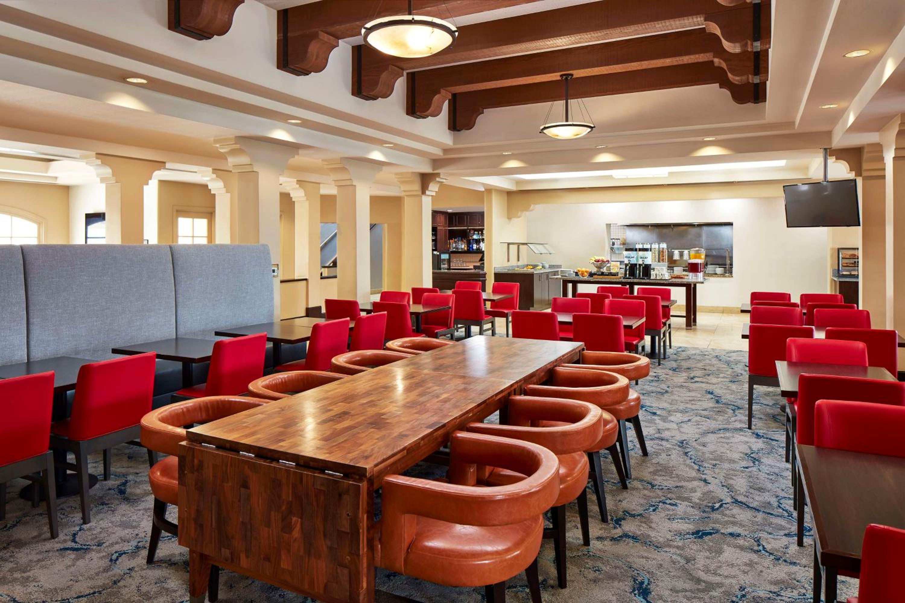 Valencia Vacations - Hilton Garden Inn Valencia Six Flags - Property Image 22