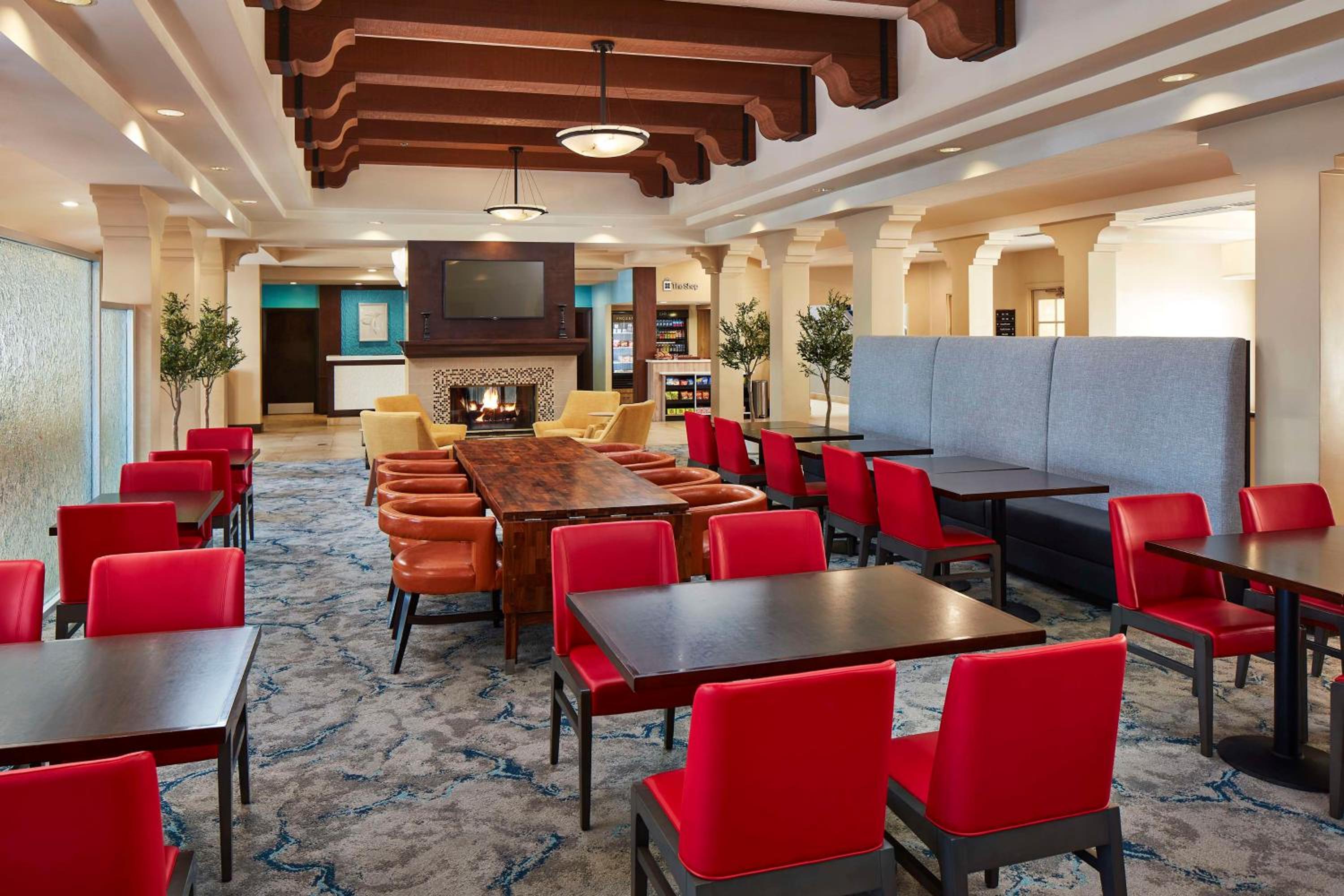 Valencia Vacations - Hilton Garden Inn Valencia Six Flags - Property Image 20