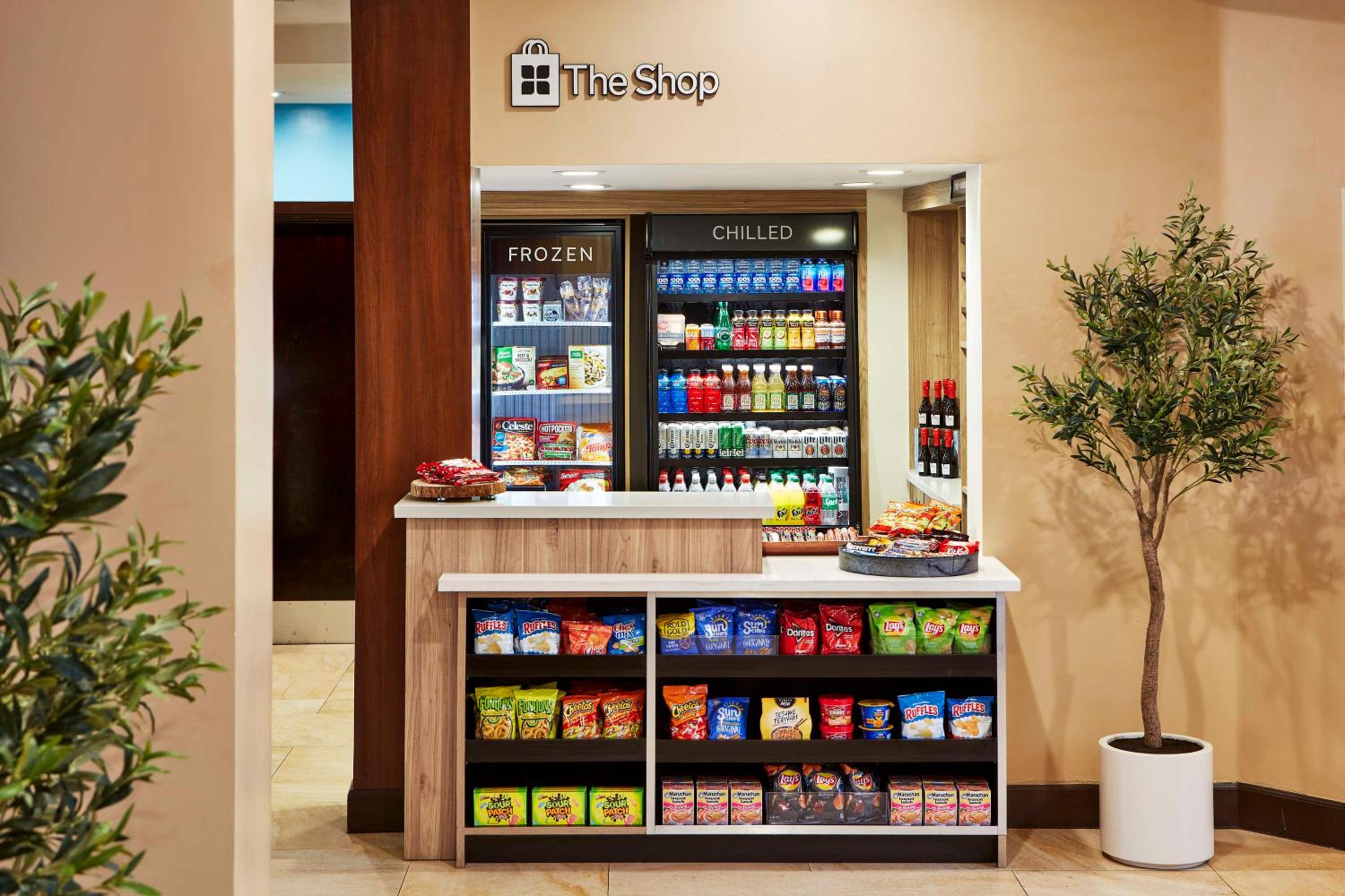 Valencia Vacations - Hilton Garden Inn Valencia Six Flags - Property Image 19