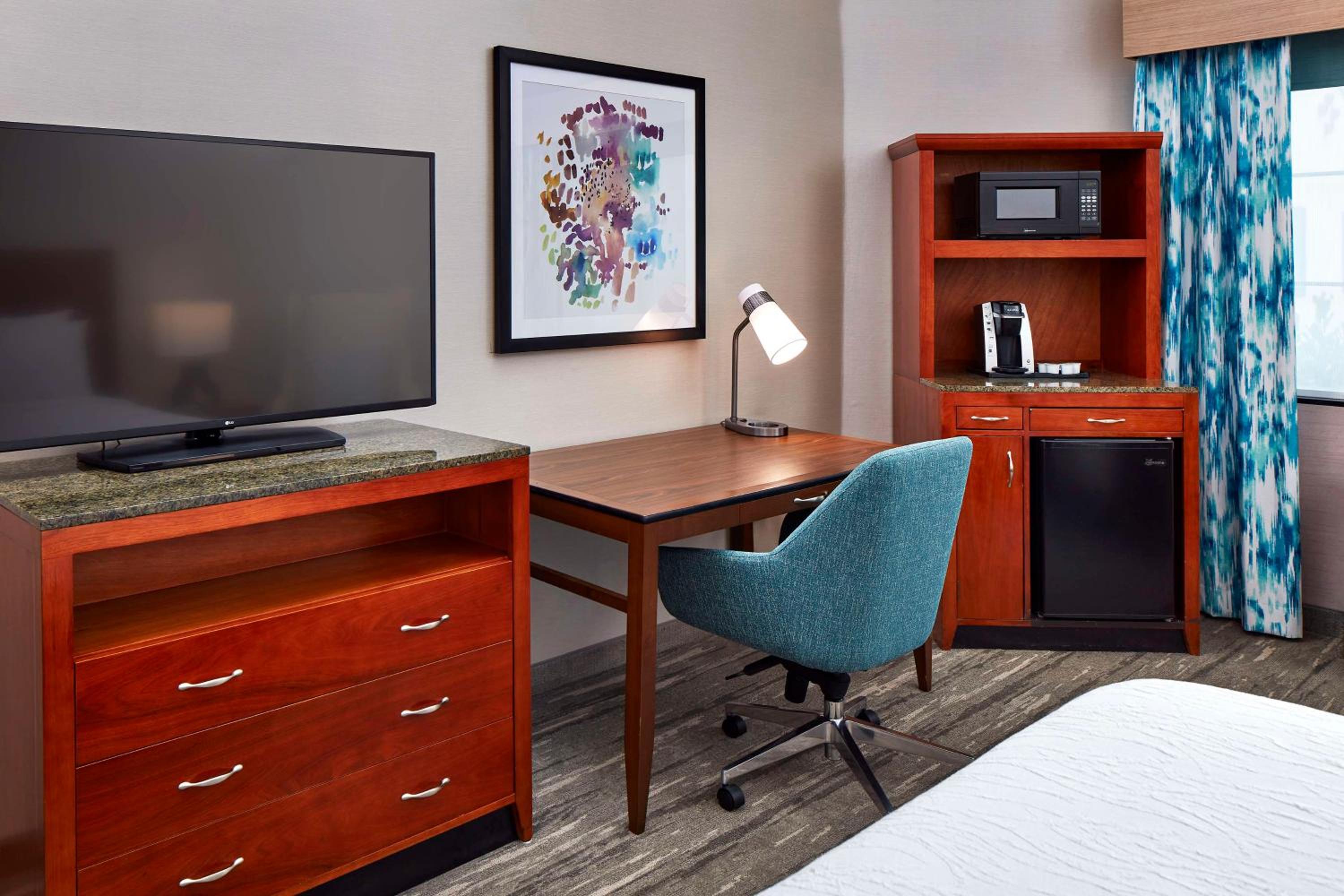 Valencia Vacations - Hilton Garden Inn Valencia Six Flags - Property Image 13