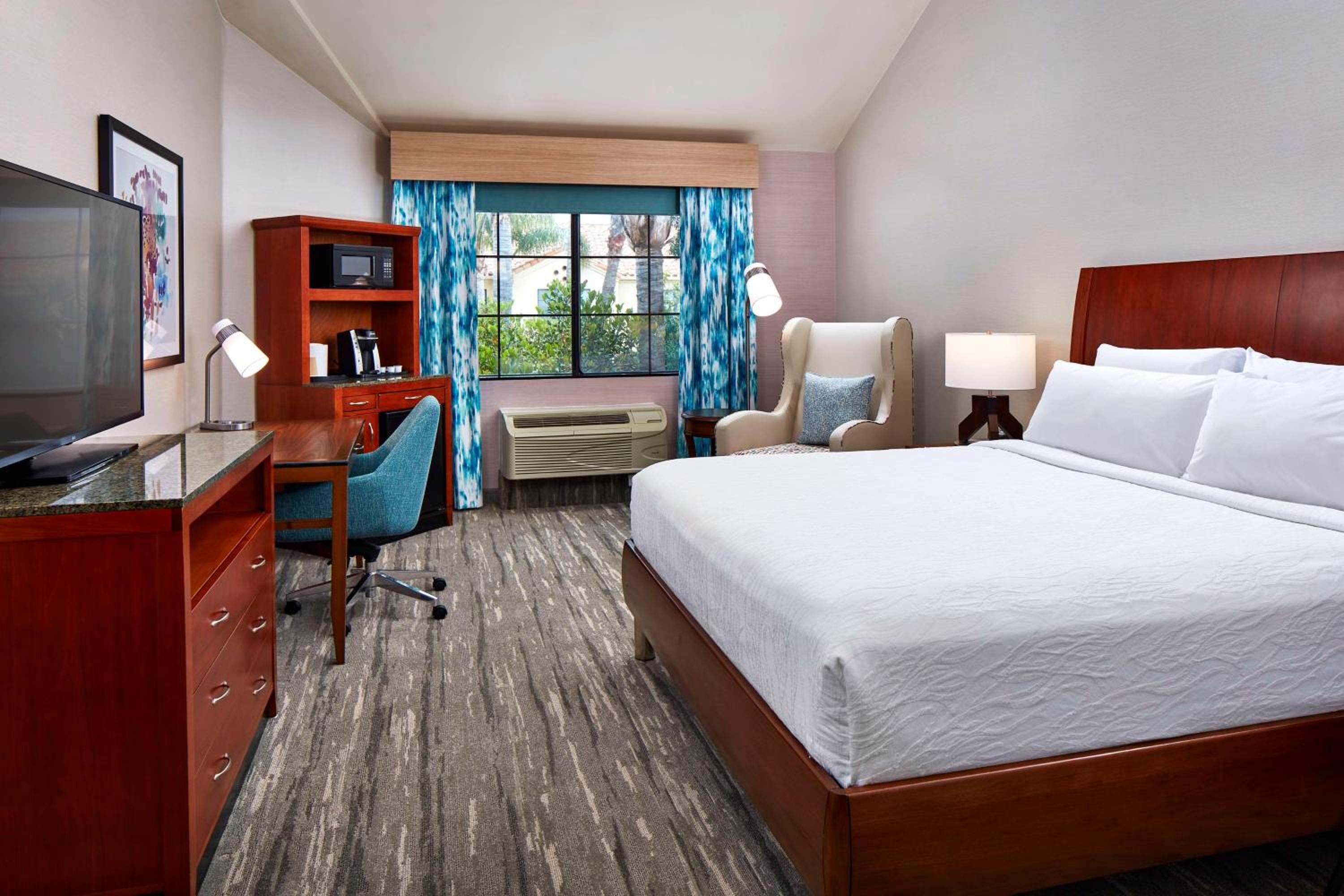 Valencia Vacations - Hilton Garden Inn Valencia Six Flags - Property Image 10