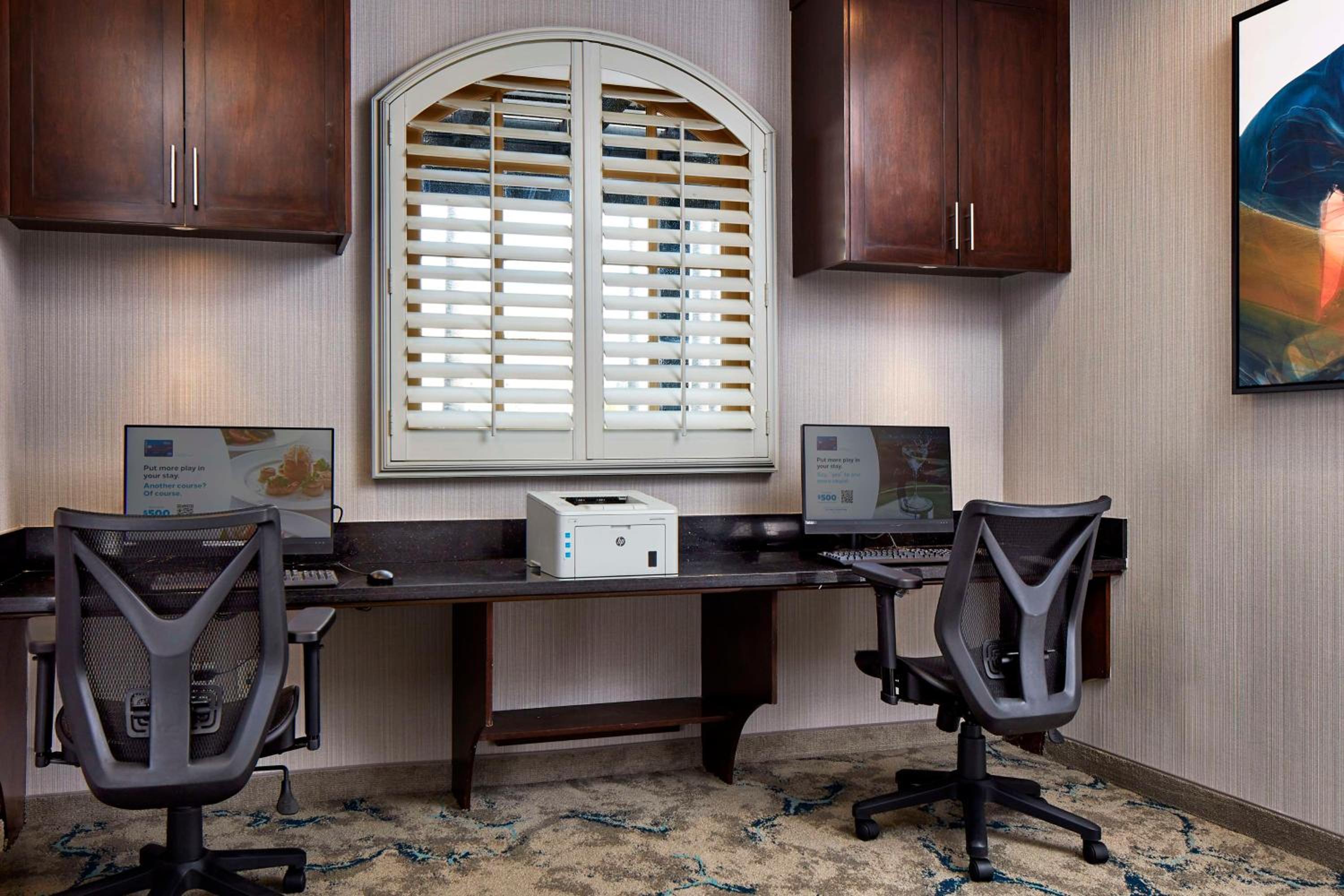 Valencia Vacations - Hilton Garden Inn Valencia Six Flags - Property Image 3
