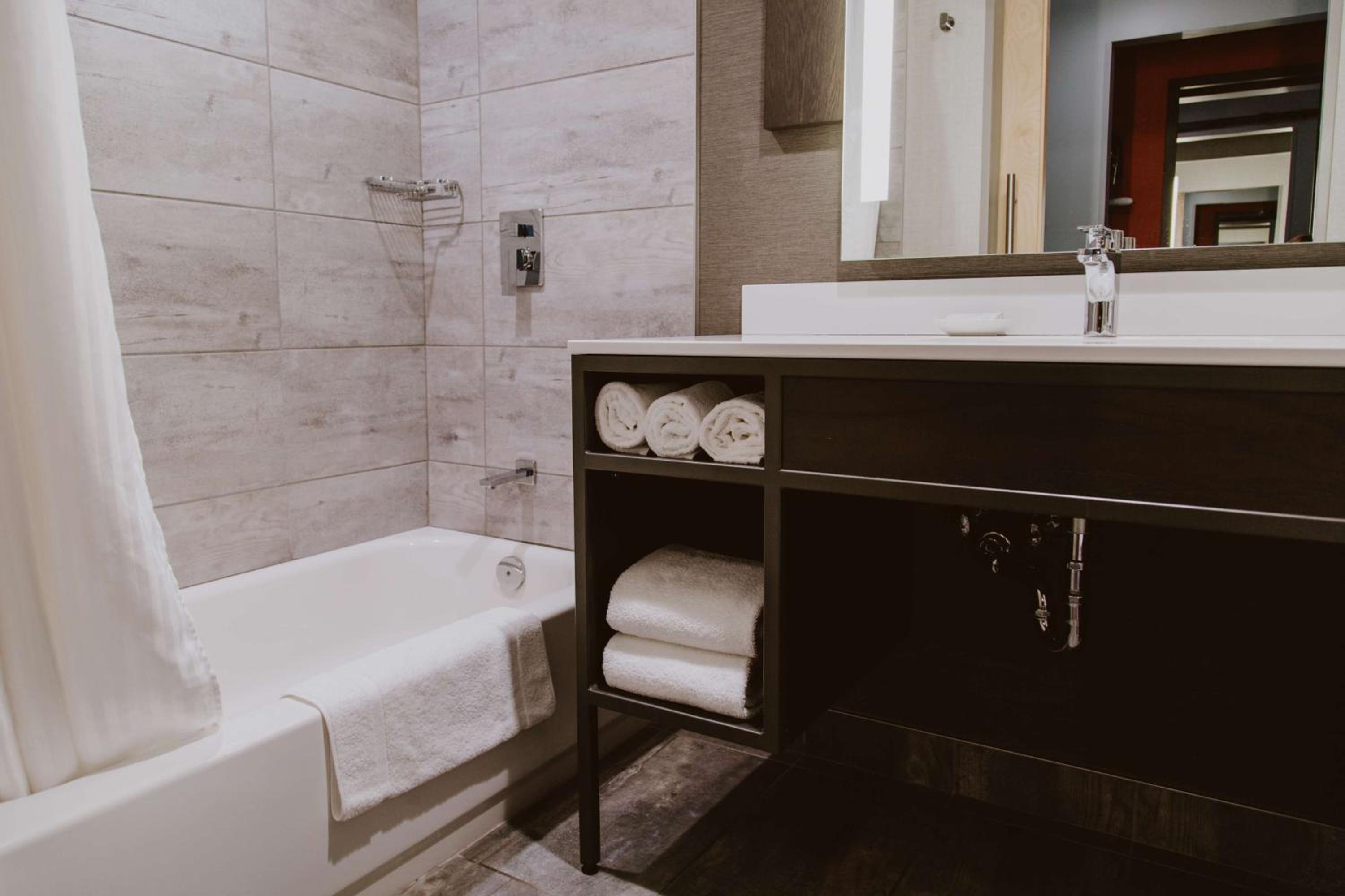 Fredericton Vacations - Hilton Garden Inn Fredericton - Property Image 10