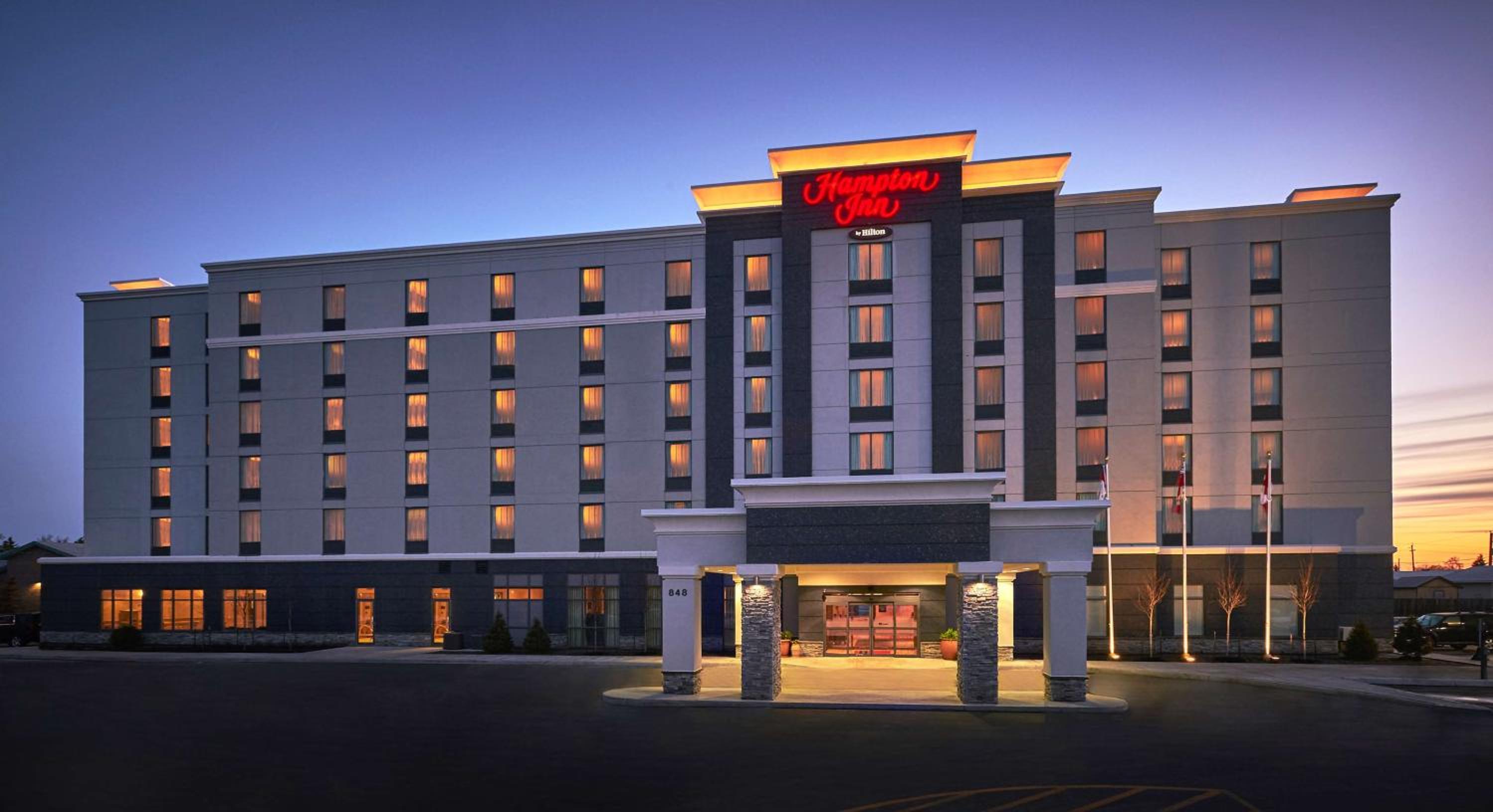 Hotel Hampton Inn by Hilton Timmins - Image 1