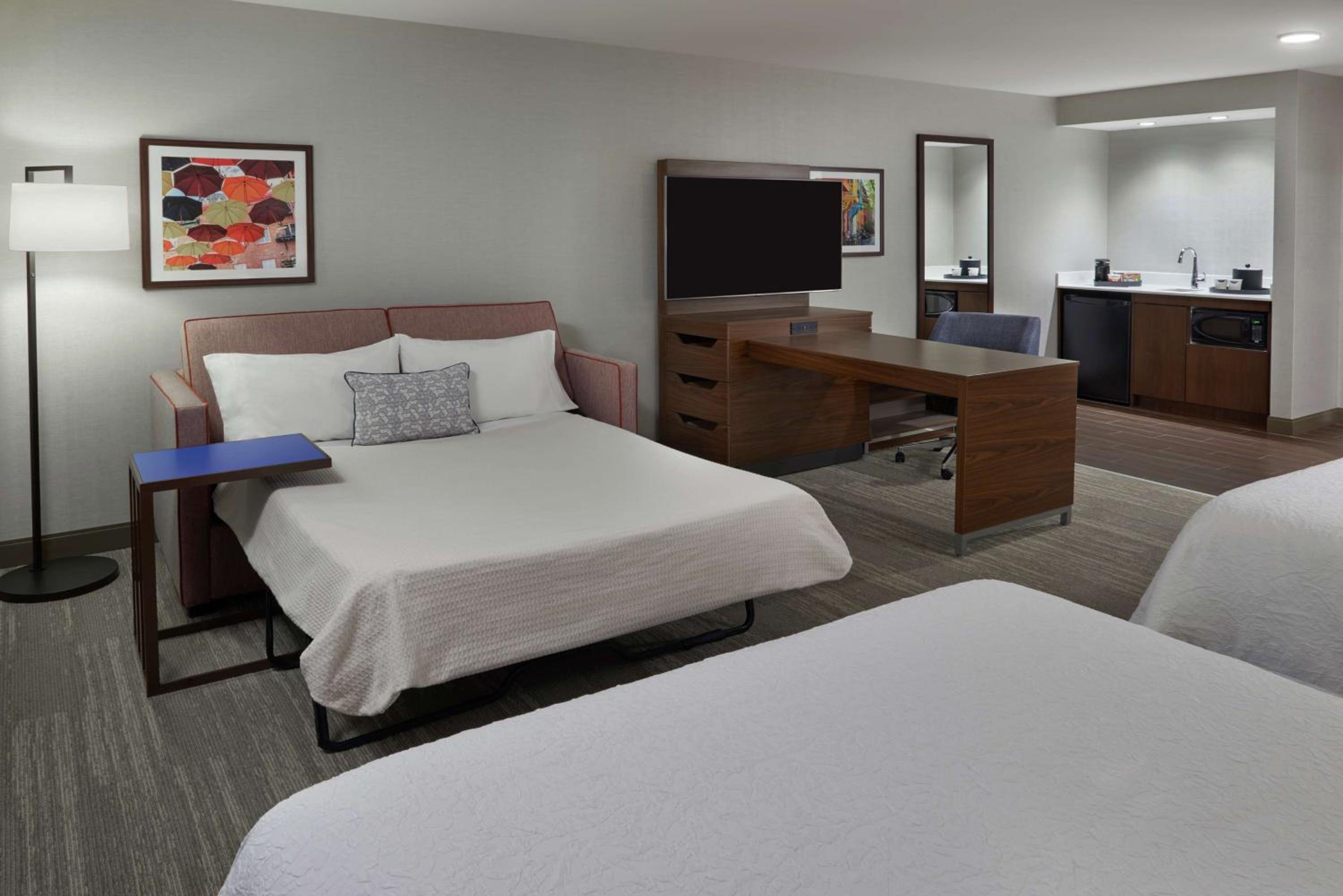 Hampton Inn & Suites Montreal-Dorval-2