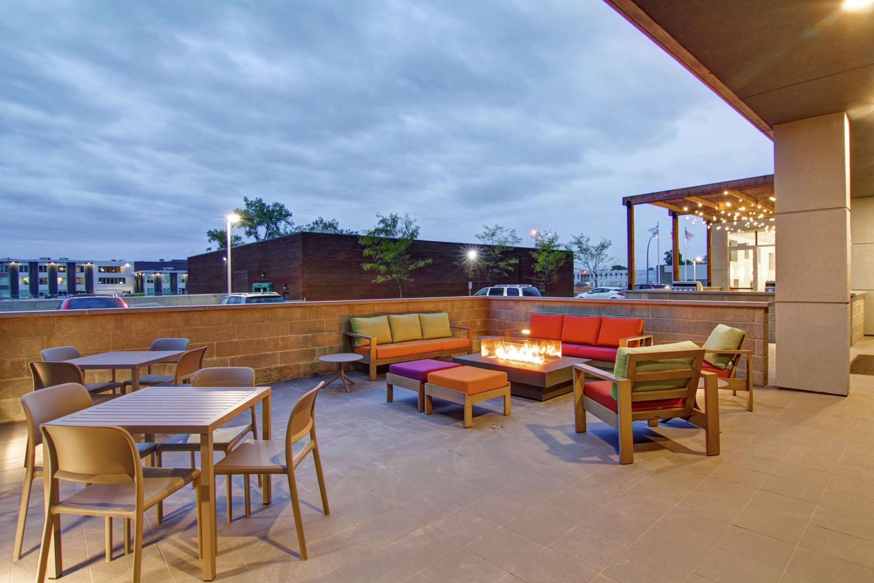 Home2 Suites By Hilton Montreal Dorval - Property Image 2