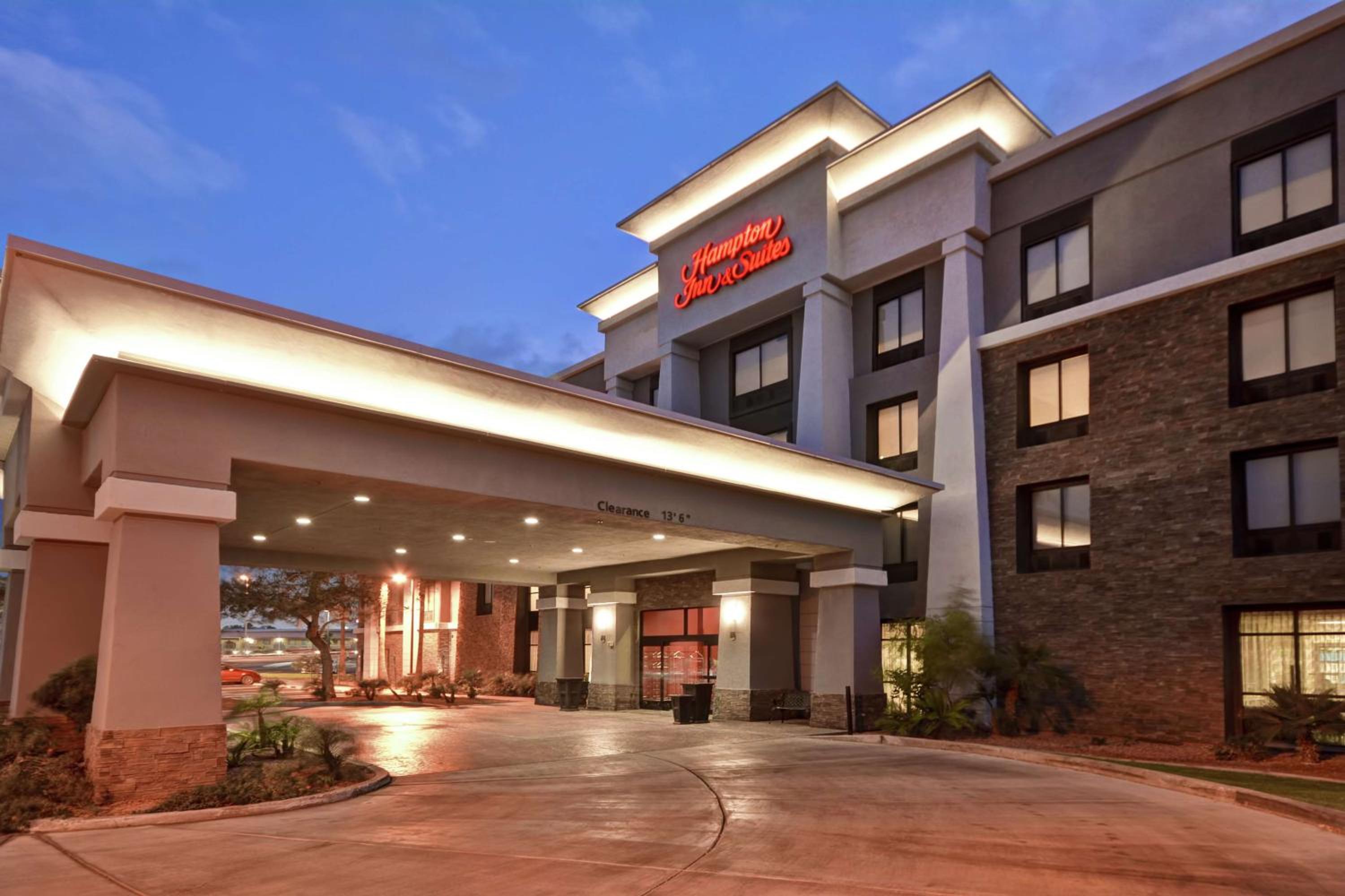Hotel Hampton Inn & Suites Yuma - Image 1