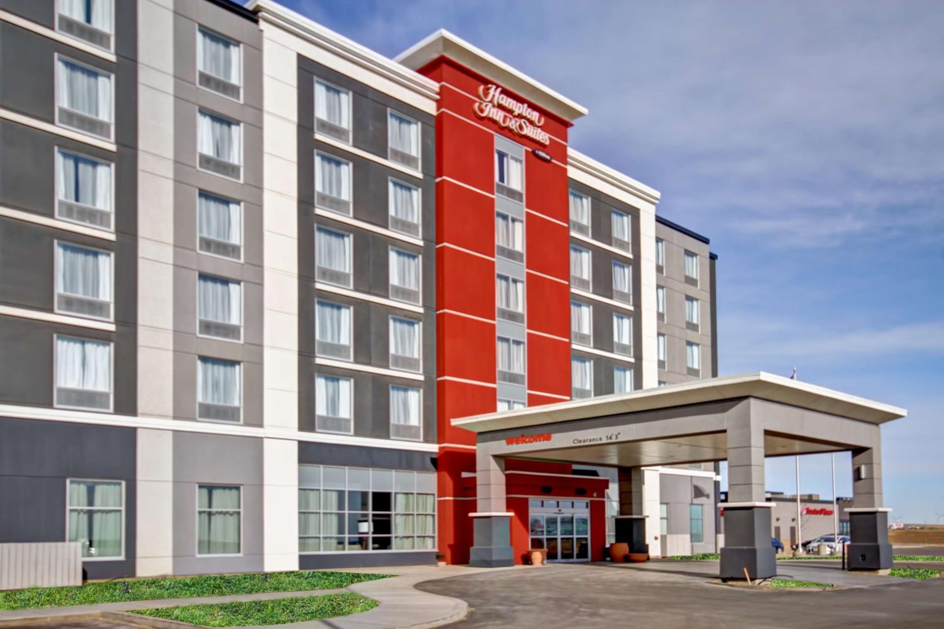 Medicine Hat Vacations - Hampton Inn  Suites - Medicine Hat - Property Image 10