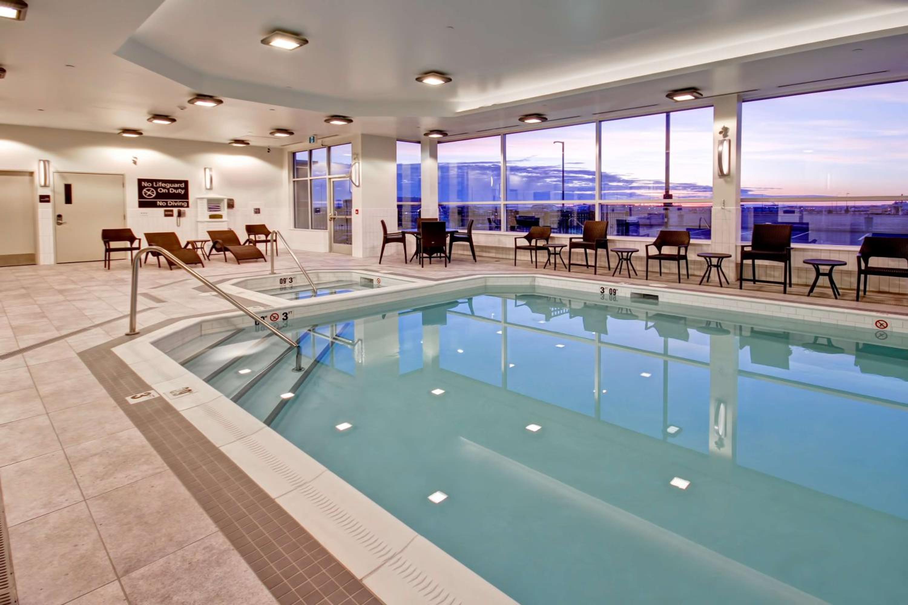 Medicine Hat Vacations - Hampton Inn  Suites - Medicine Hat - Property Image 5