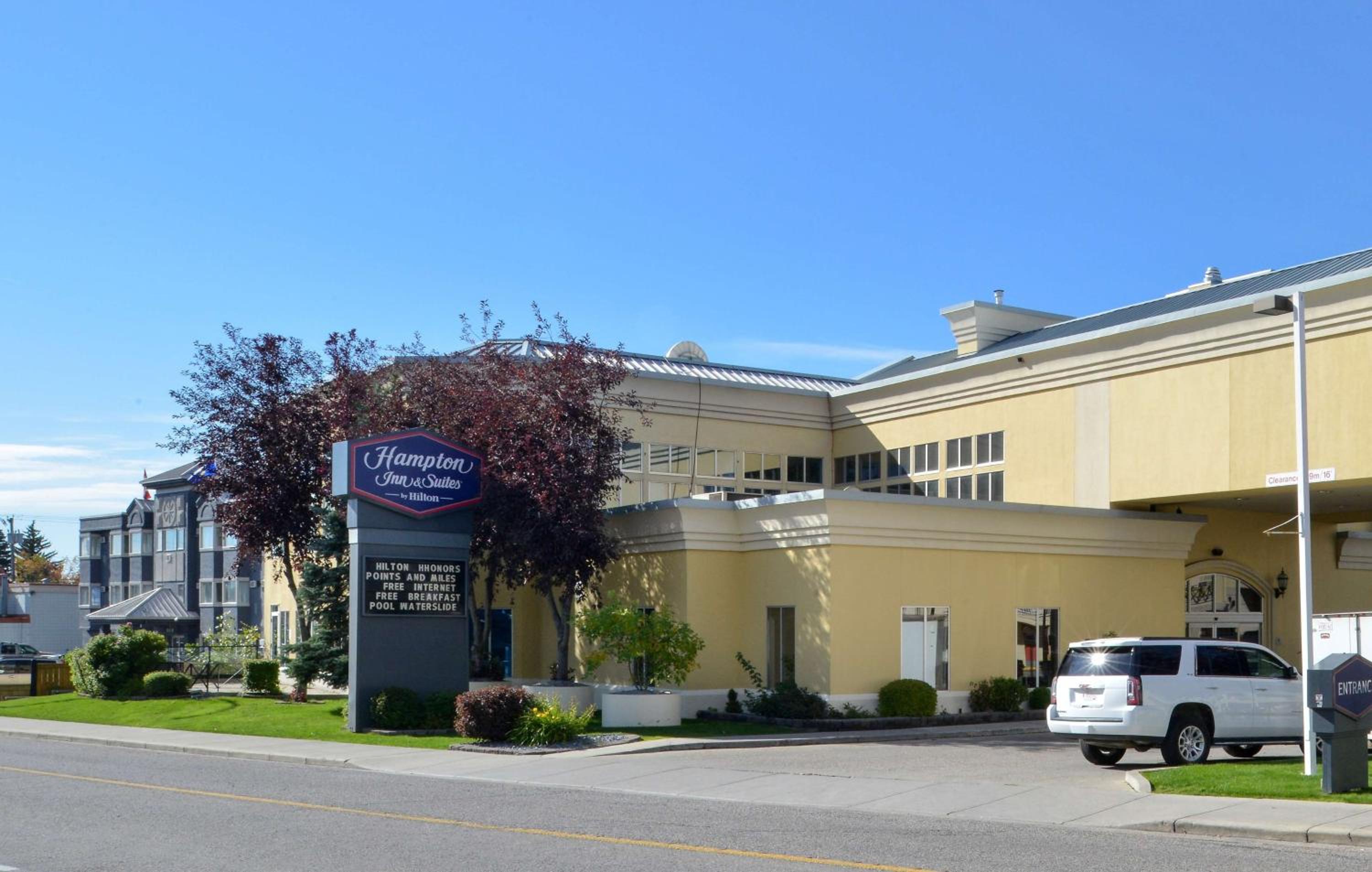 Hampton Inn & Suites by Hilton Calgary University NW-3