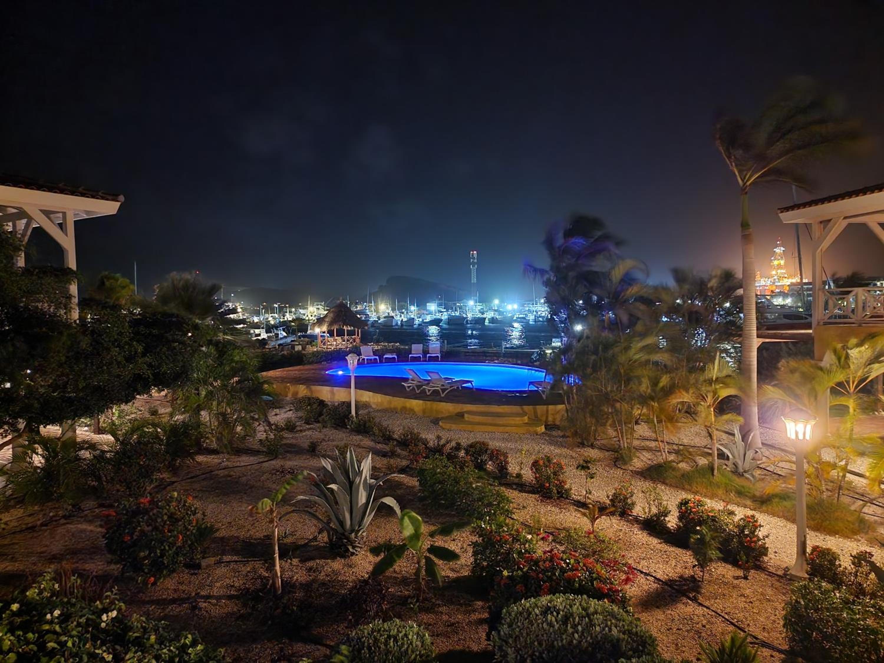 Luxury appt for 6: mesmerizing Spanish water view