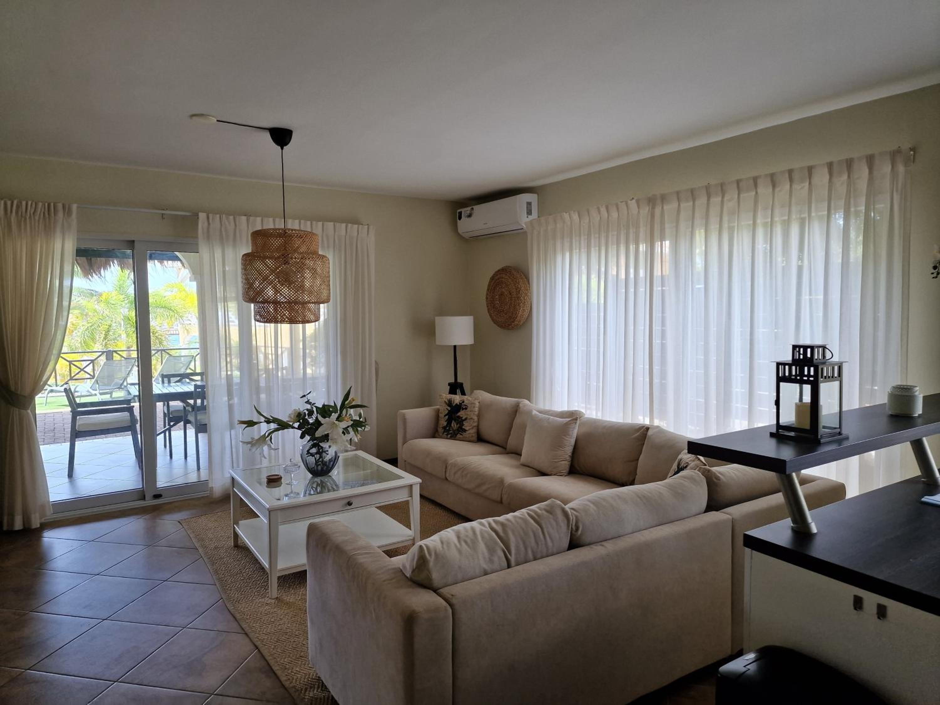 Luxury appt for 6: mesmerizing Spanish water view