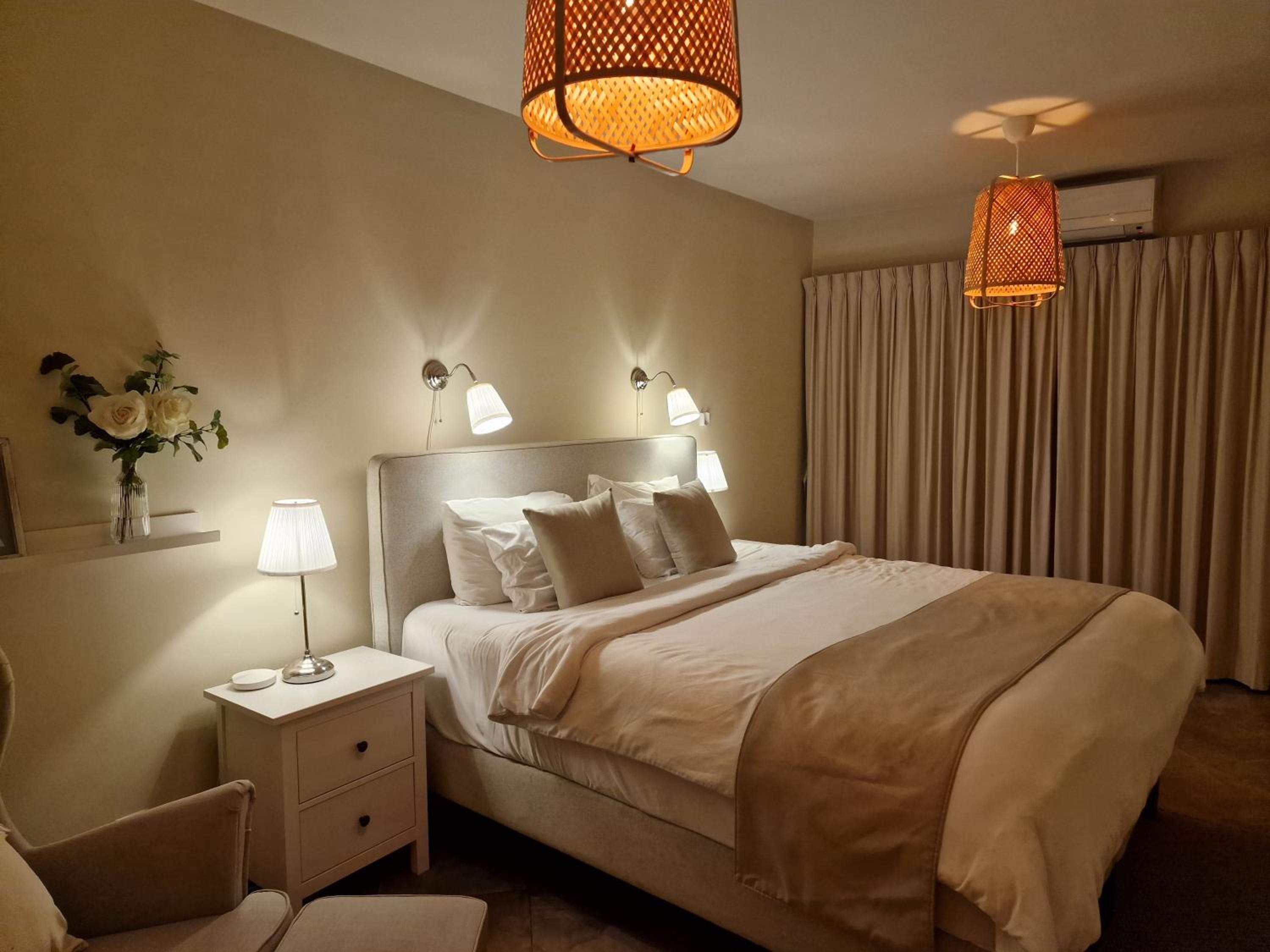 Luxury appt for 6: mesmerizing Spanish water view