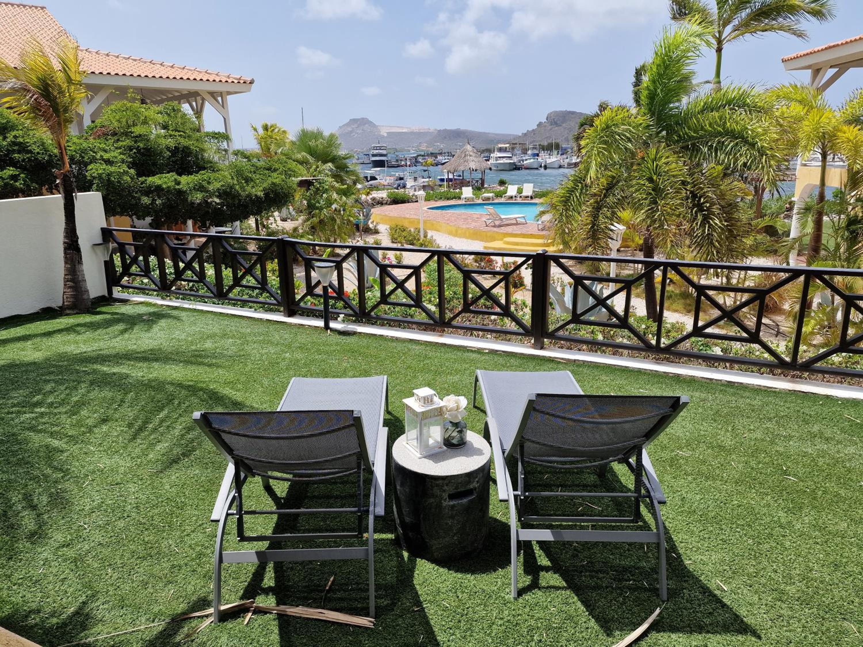 Luxury appt for 6: mesmerizing Spanish water view