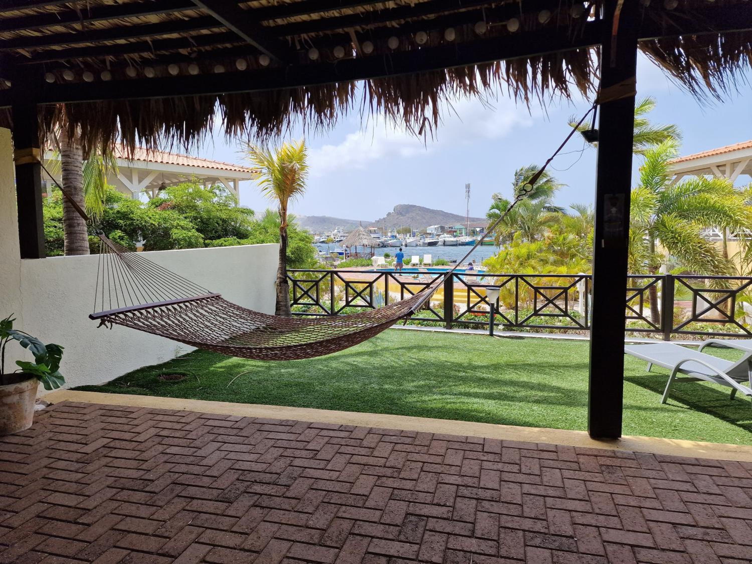 Luxury appt for 6: mesmerizing Spanish water view