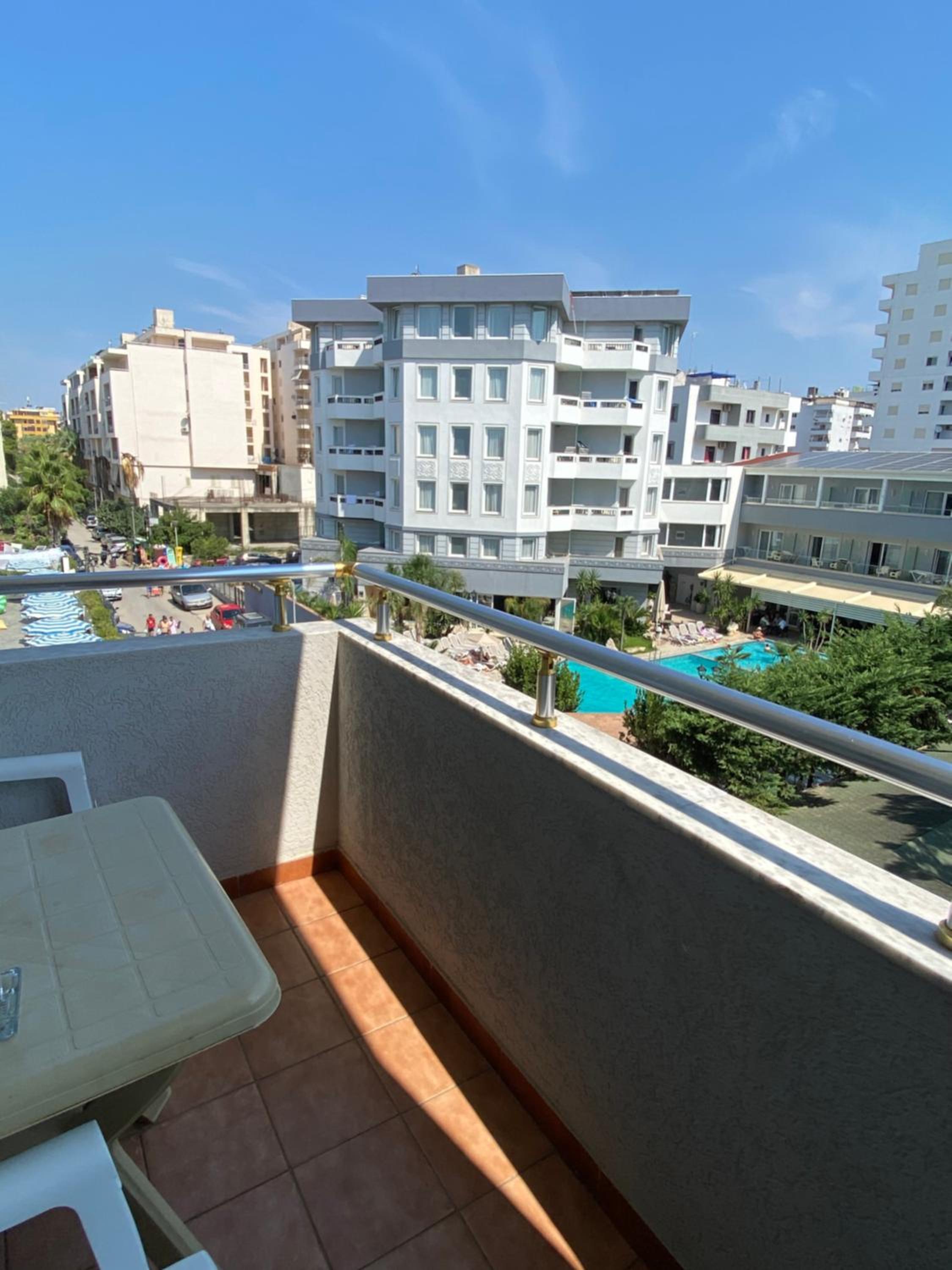 Zani’s Apartments