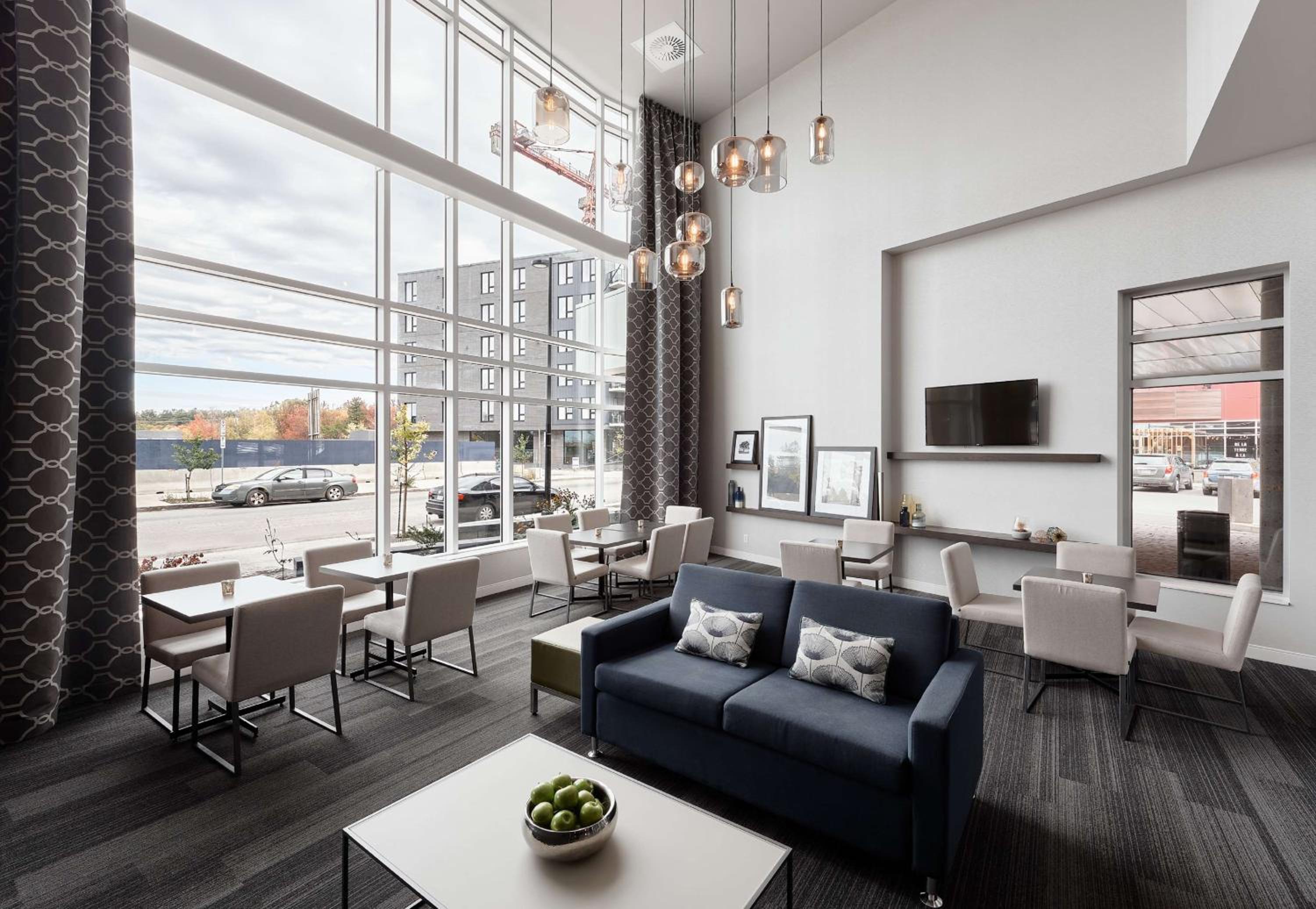 Levis Vacations - Hampton Inn  Suites by Hilton Quebec City Levis - Property Image 5
