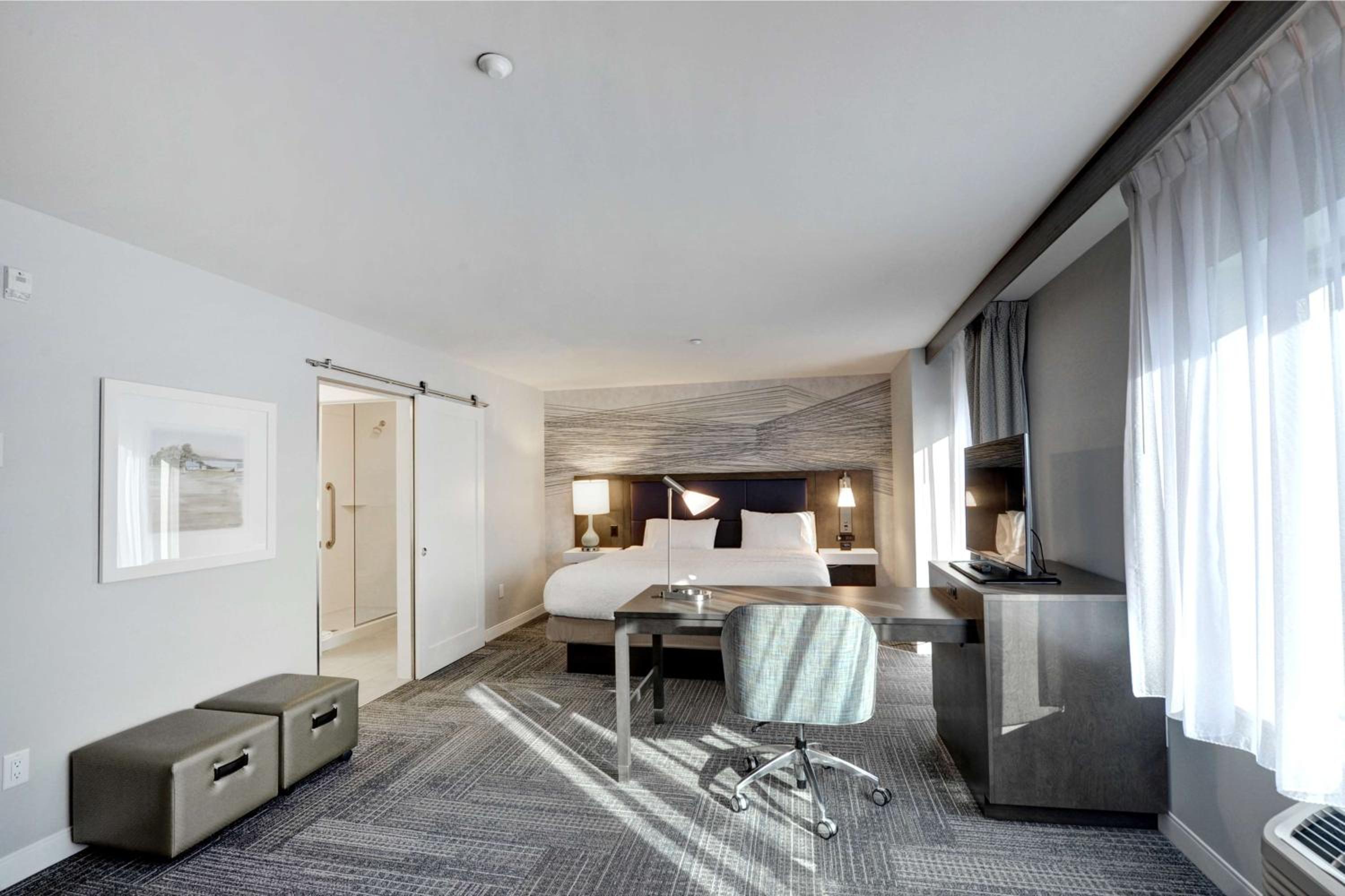 Levis Vacations - Hampton Inn Suites by Hilton Quebec City Levis - Property Image 5