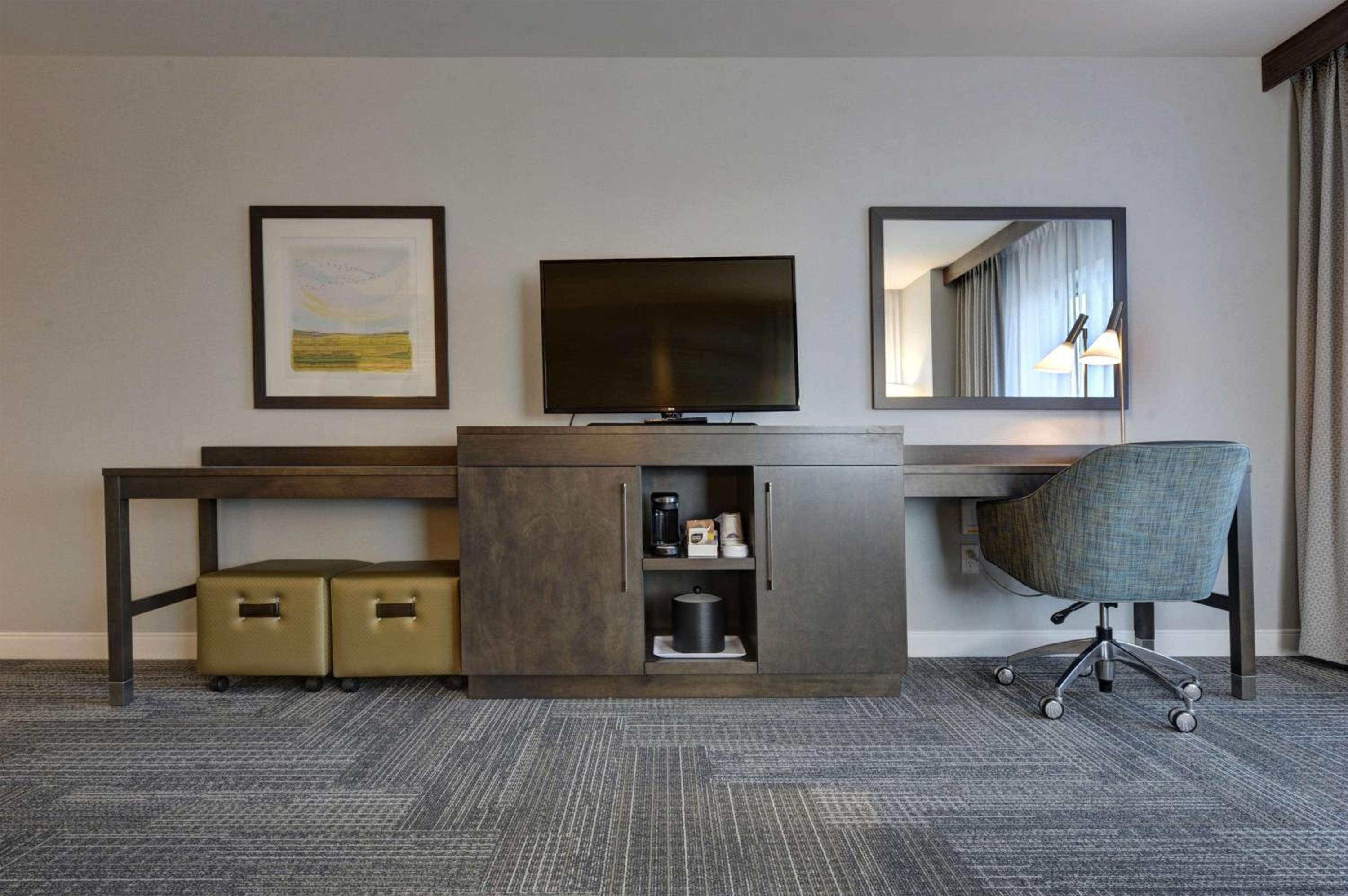 Levis Vacations - Hampton Inn Suites by Hilton Quebec City Levis - Property Image 8