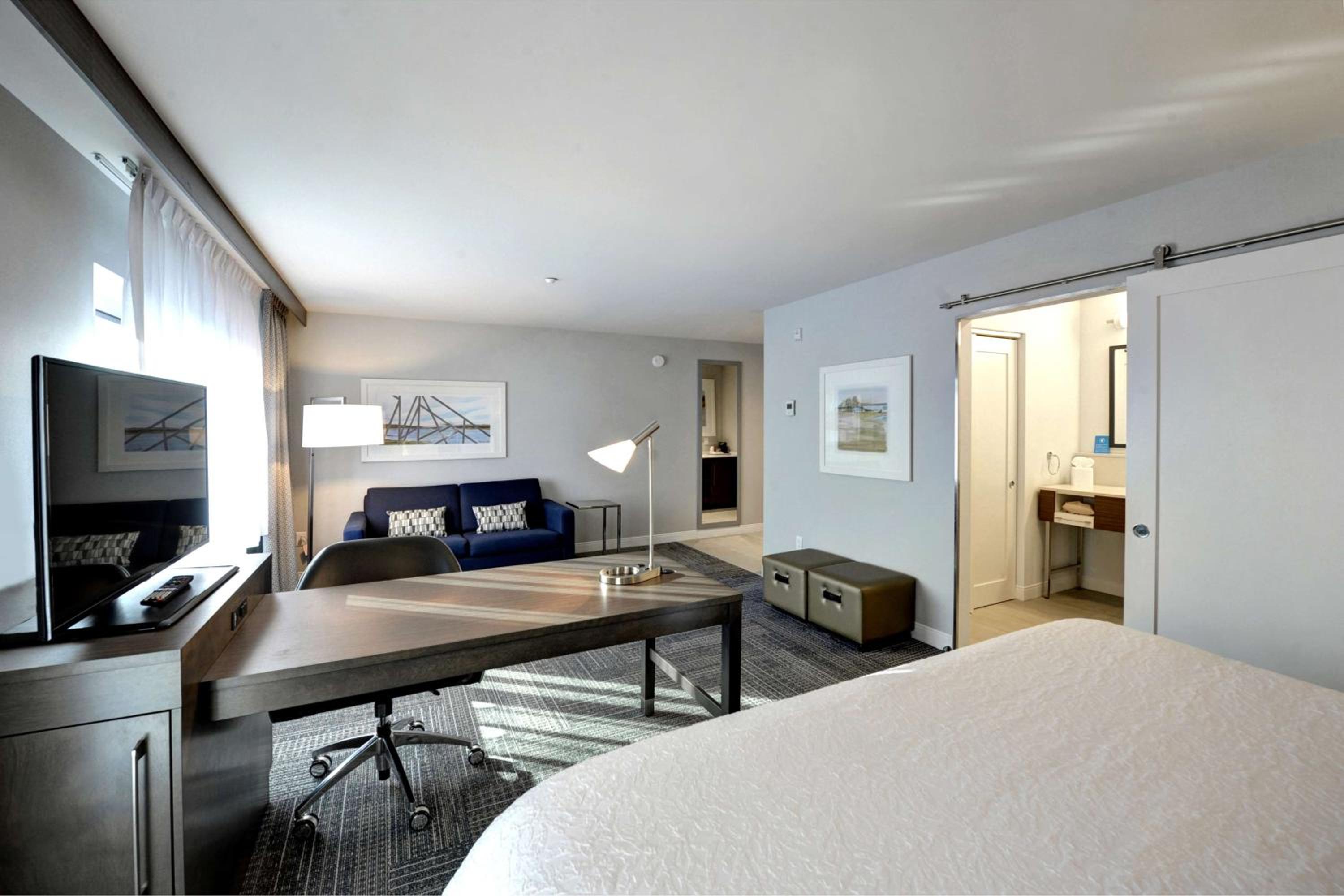 Levis Vacations - Hampton Inn Suites by Hilton Quebec City Levis - Property Image 10