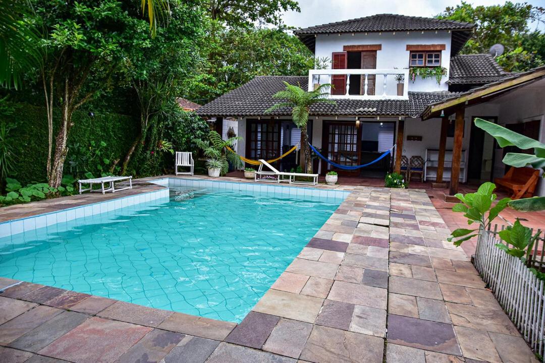 Casa c piscina e churrasqueira no Guarujá - SP