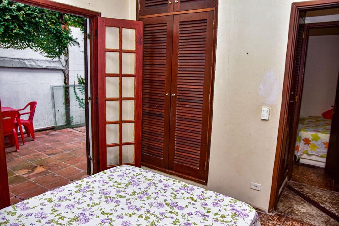 Casa c piscina e churrasqueira no Guarujá - SP