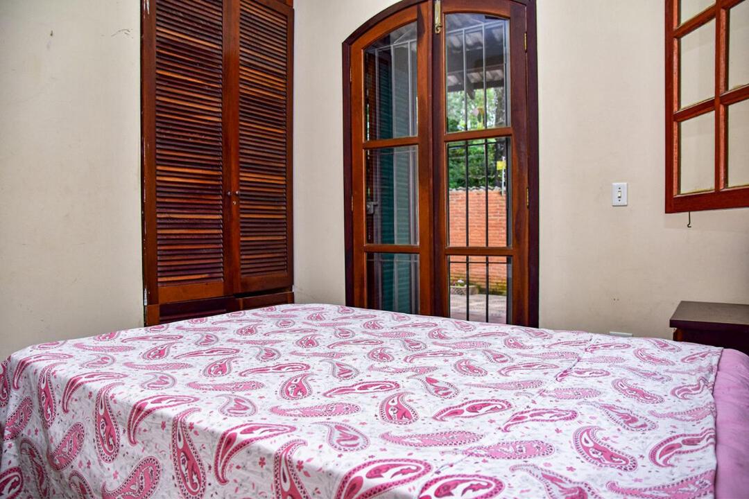 Casa c piscina e churrasqueira no Guarujá - SP