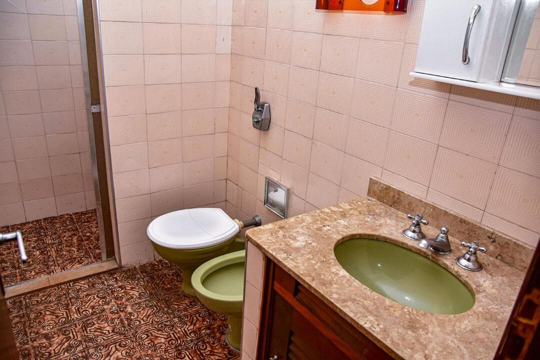 Casa c piscina e churrasqueira no Guarujá - SP