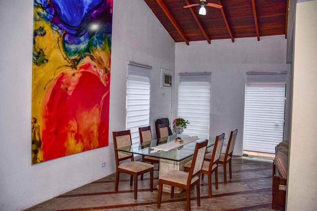 Casa c piscina e churrasqueira no Guarujá - SP