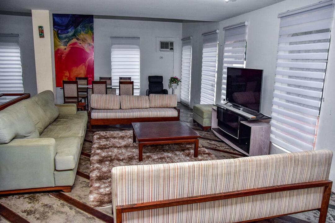 Casa c piscina e churrasqueira no Guarujá - SP