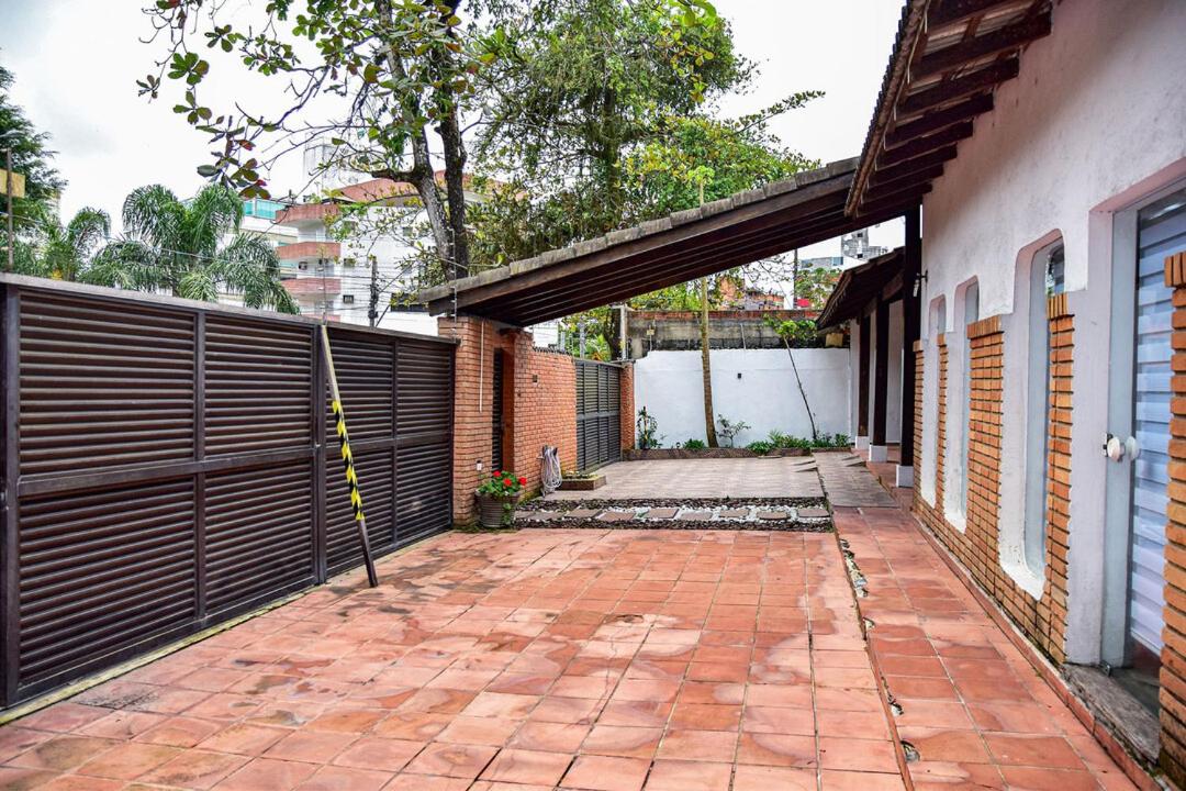 Casa c piscina e churrasqueira no Guarujá - SP