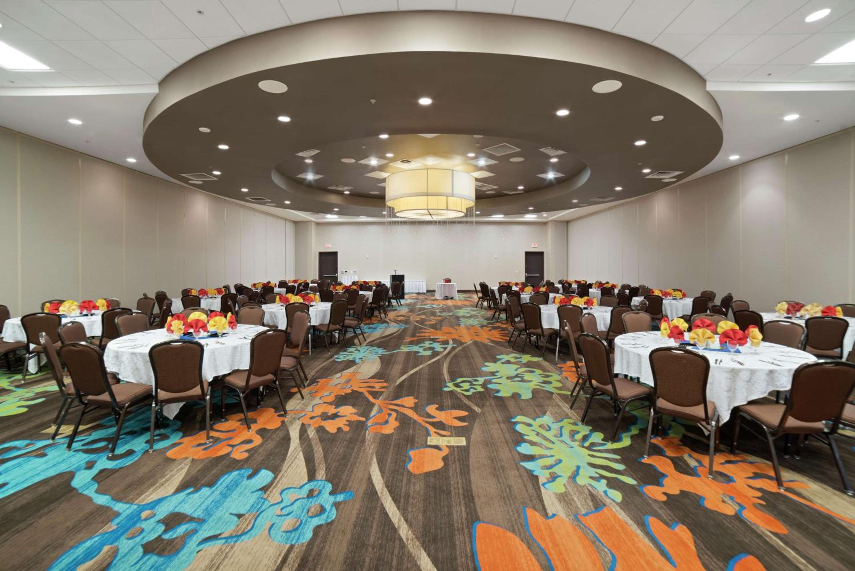 Lawton Vacations - Hilton Garden Inn Lawton-Fort Sill - Property Image 2