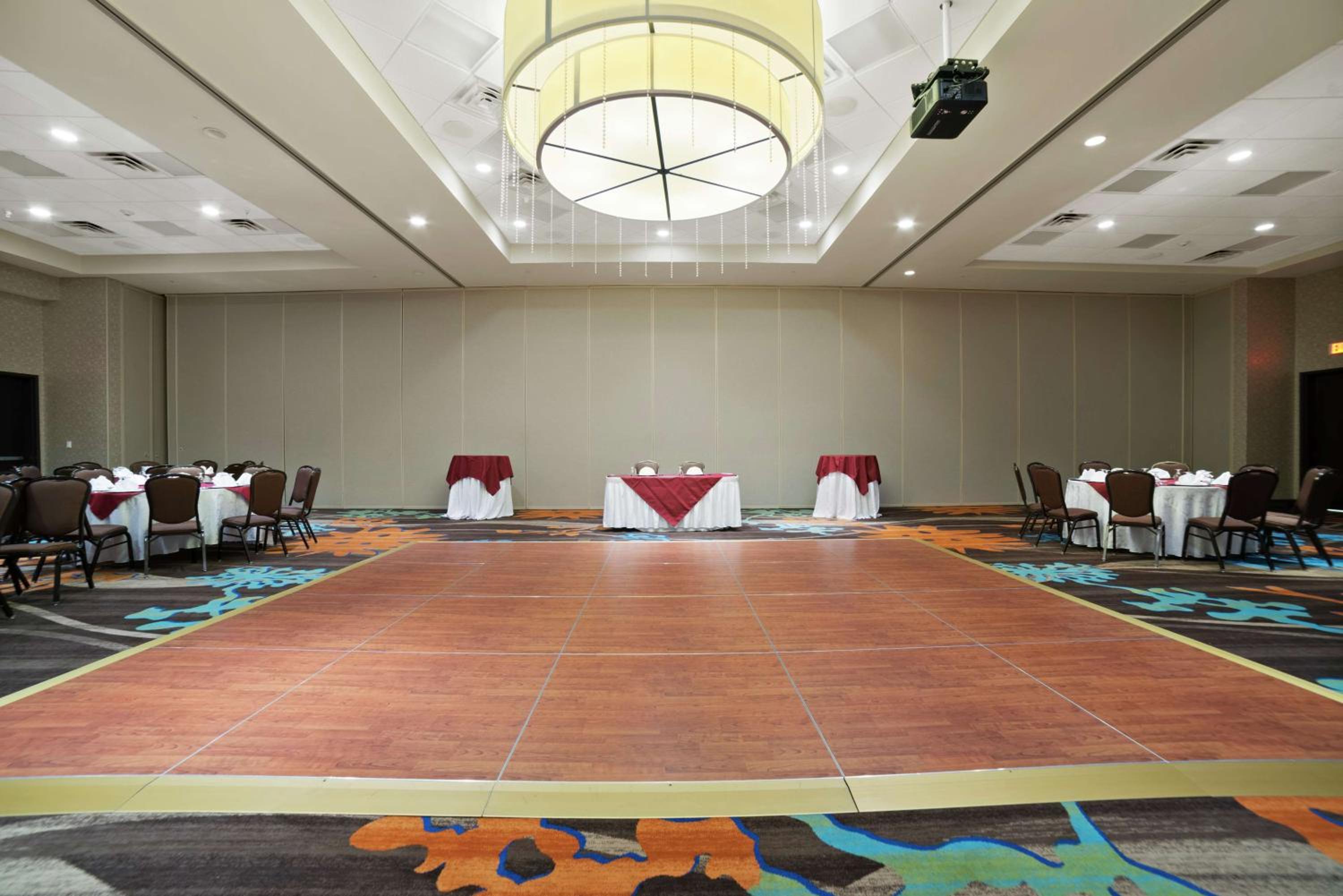 Lawton Vacations - Hilton Garden Inn Lawton-Fort Sill - Property Image 4
