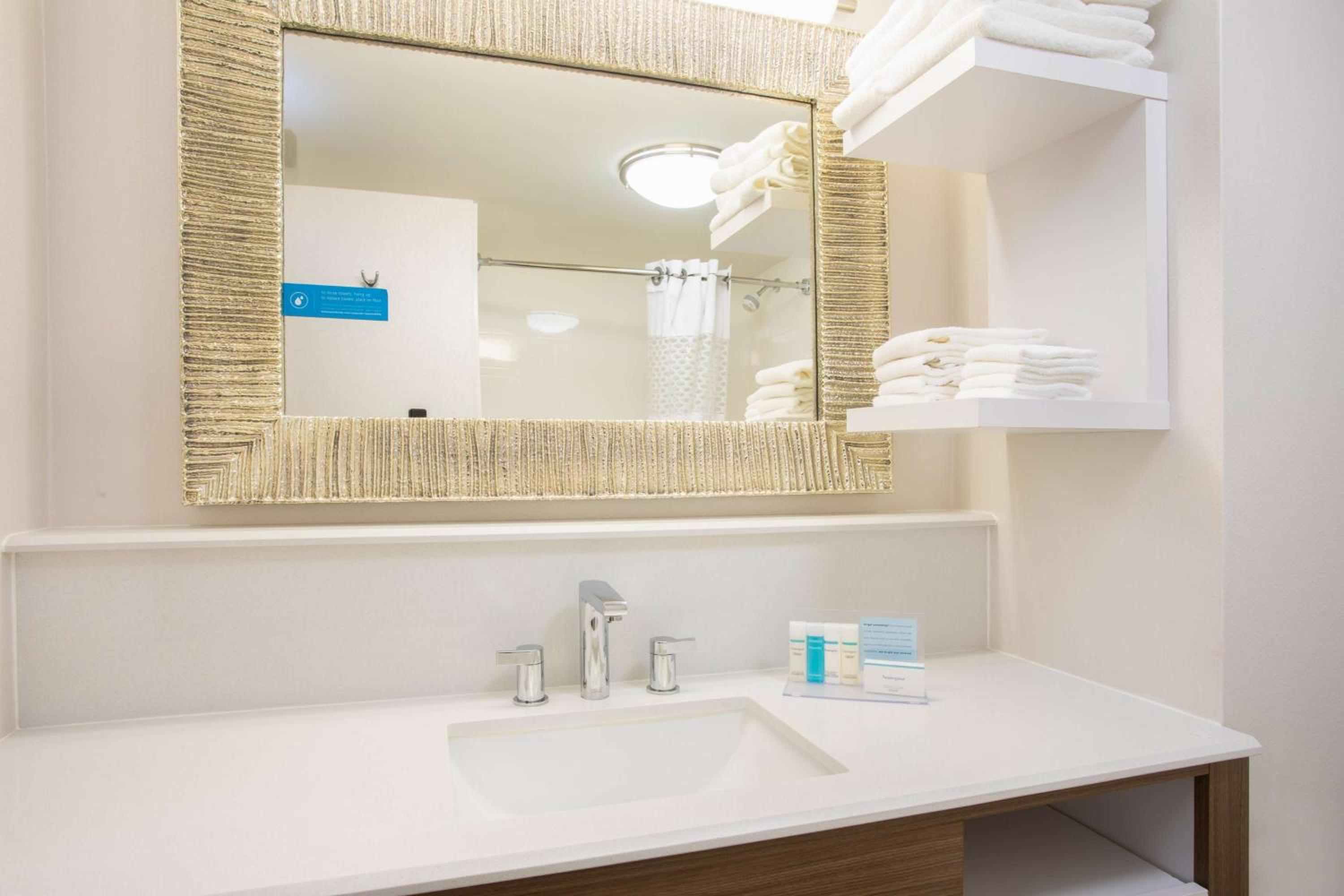 Fishkill Vacations - Hampton Inn Fishkill - Property Image 6