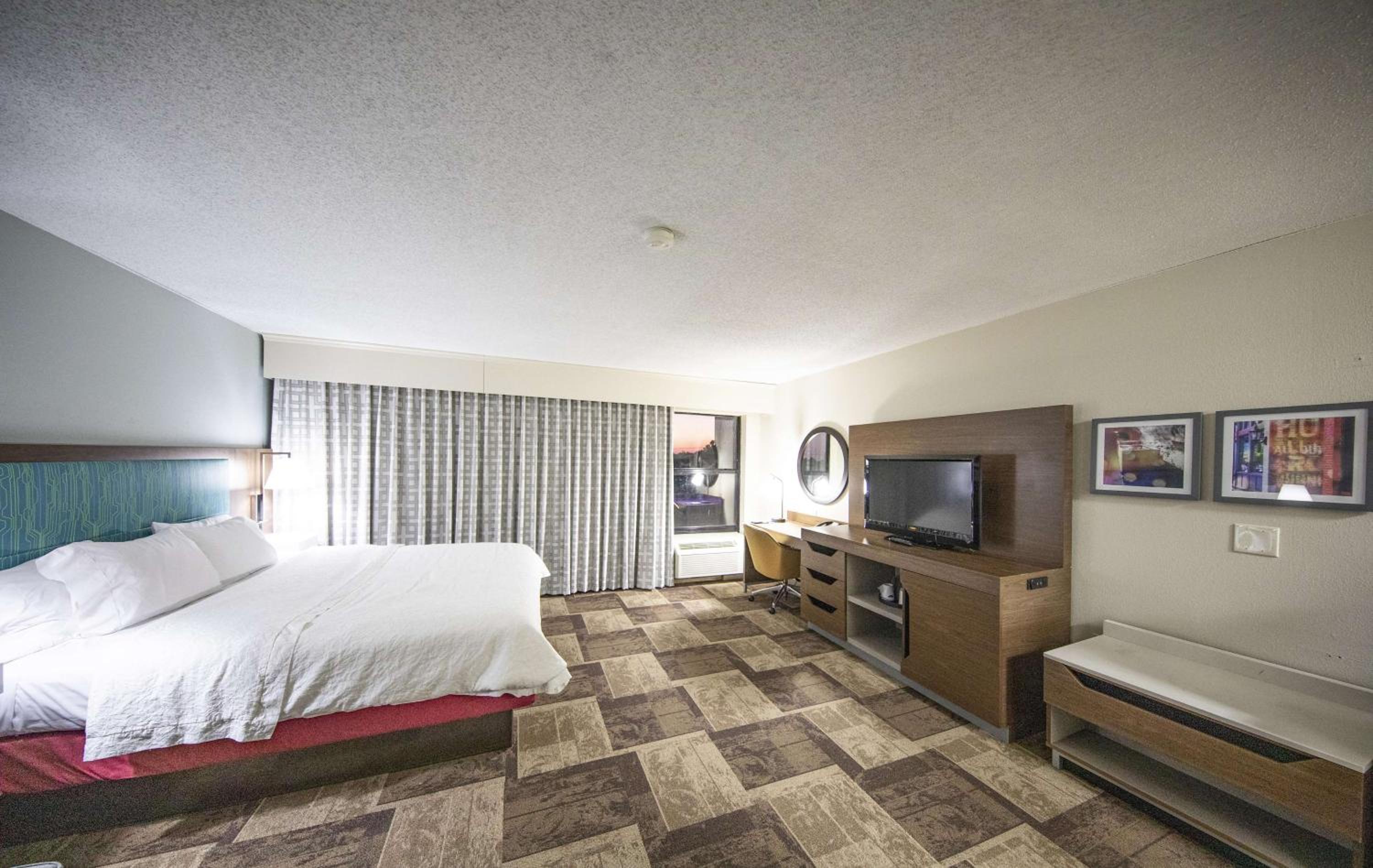 Hutchinson Vacations - Hampton Inn Hutchinson - Property Image 2