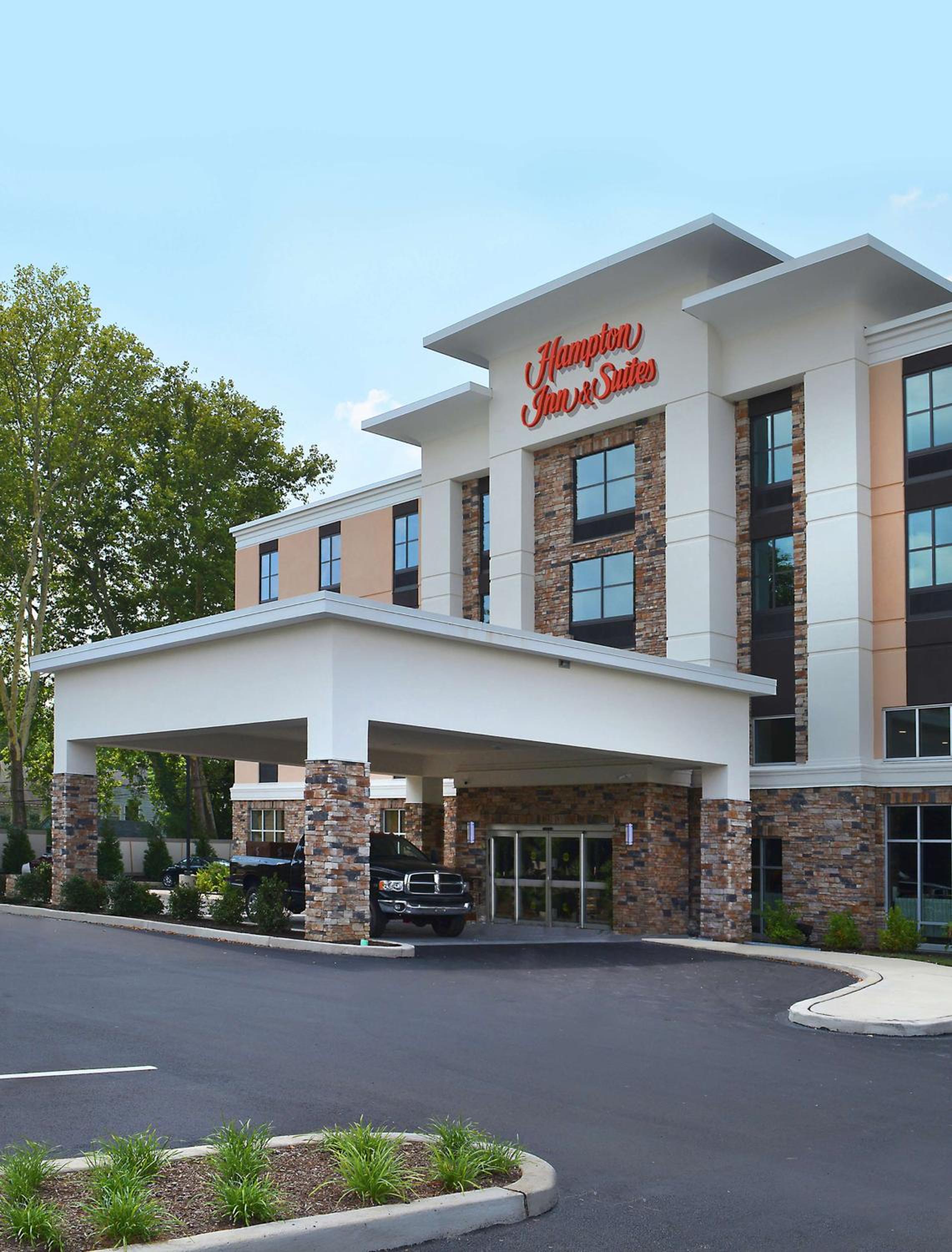 Hotel Hampton Inn & Suites Philadelphia/Media - Image 1