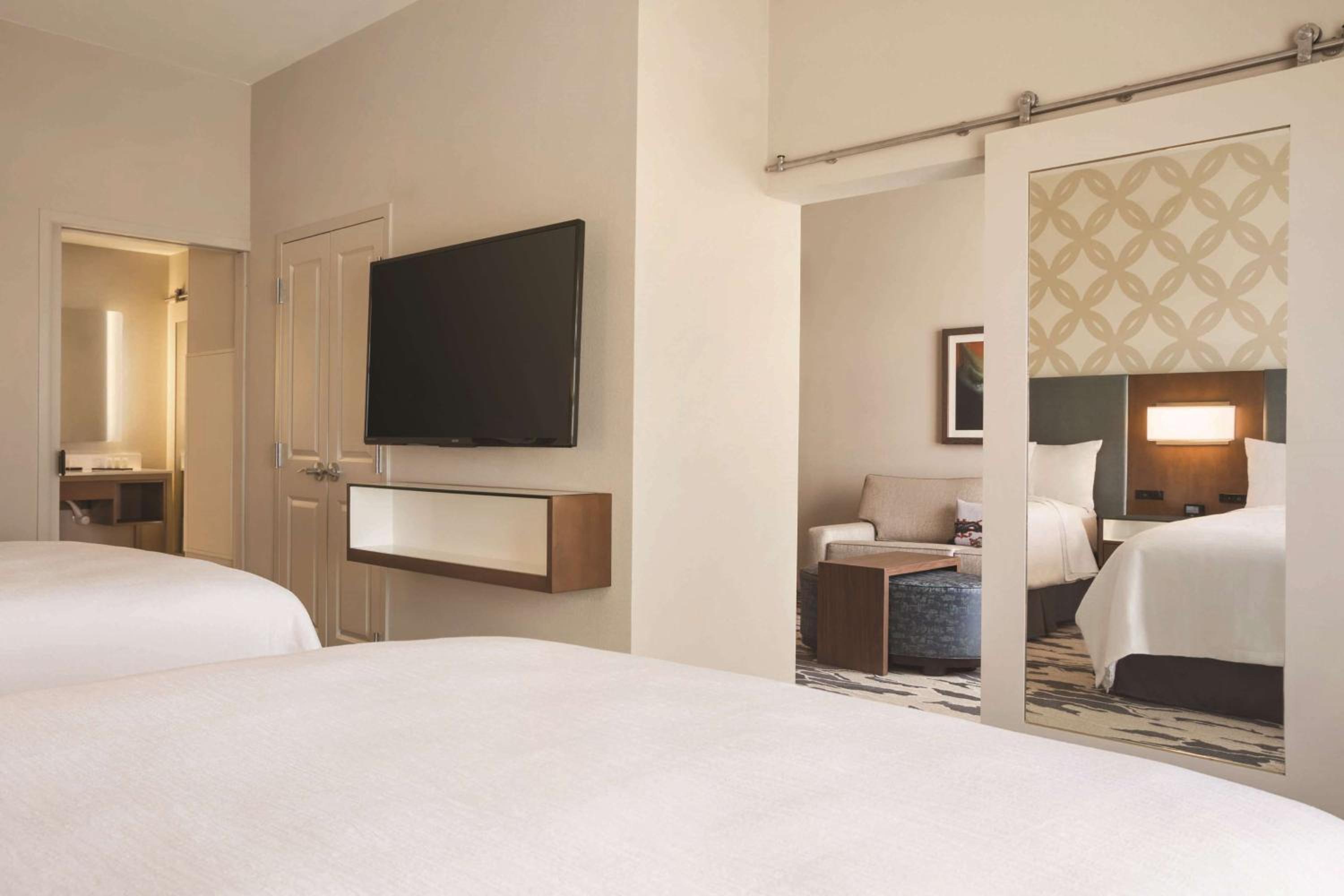 Embassy Suites by Hilton McAllen Convention Center 3