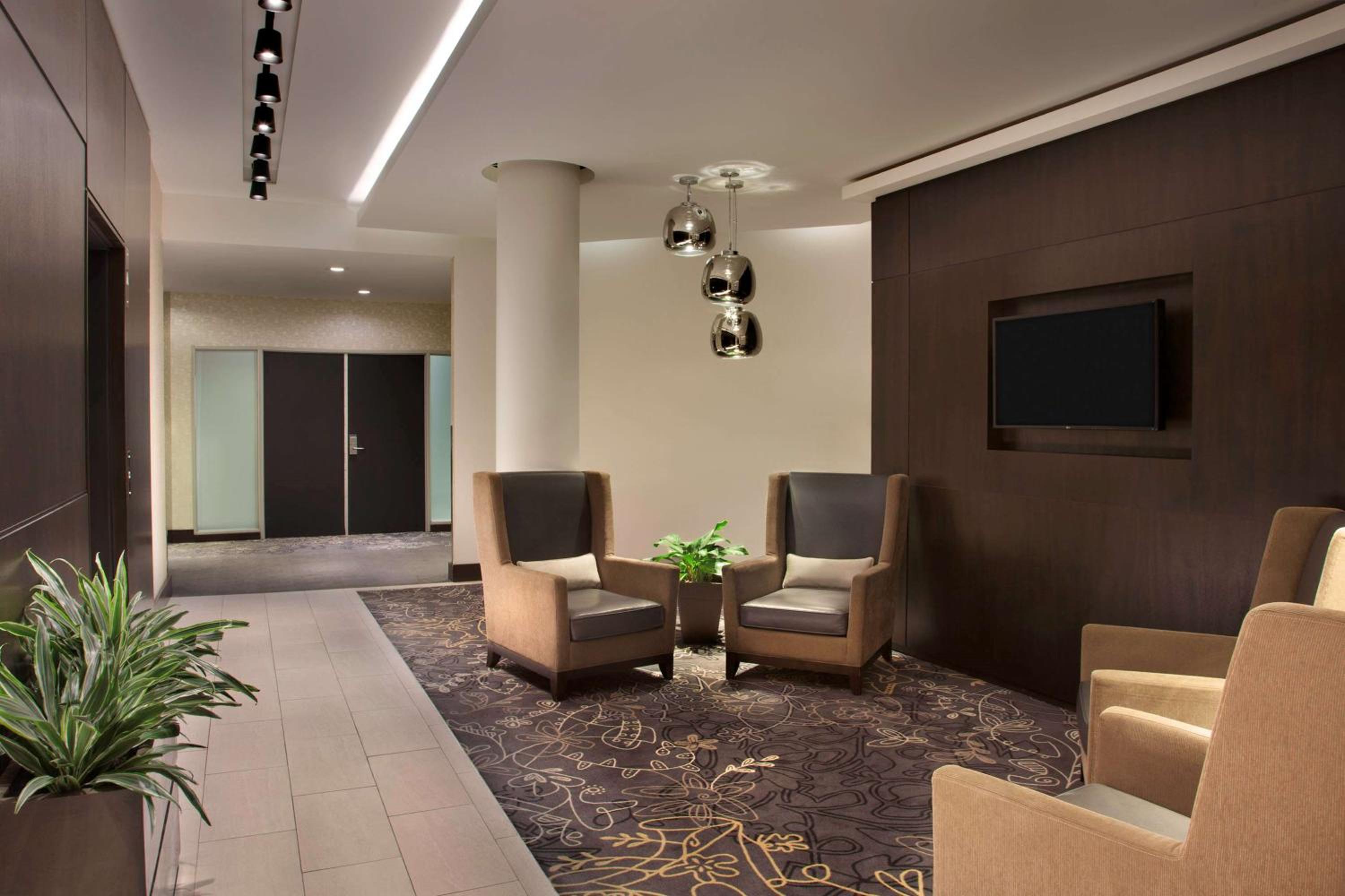 Hilton Suites Toronto-Markham Conference Centre  Spa - Property Image 7